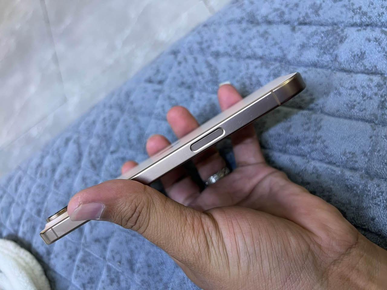 سلام عليكم ١٦برو ماكس ماستر غراضة موجودة جهاز نظيف ممفتوح ولامبدل بي شي بطارية ٨٩مكاني بغداد الامين سعرة ١٢٠٠
***********

نص مكتوب في الصور:
- 1:32
- هذا الجهاز
- iPhone 16 Pro Max
- الرقم التسلسلي: MWR4W06KC
- انتهت صلاحية التغطية
- انتهت الصلاحية في 3 كانون الثاني 2026
- تشير سجلاتنا إلى أن منتجك لا يدخل في نطاق التغطية بموجب الضمان المحدود من Apple أو بموجب أحد منتجات AppleCare لإصلاحات وخدمة المكونات المادية، وفقًا لتاريخ انتهاء الصلاحية المقدر.
- ✓ الإصلاحات والخدمة المدفوعة
- ✓ الدعم عبر الهاتف
- تعرّف على المزيد عن خيارات الدعم
- هل تحتاج إلى مساعدة؟
- دعم Apple
- احصل على المساعدة بشأن جميع منتجات Apple
- الحصول على
- استخدم تطبيق دعم Apple لجدولة إصلاح أو اتصال أو محادثة مع أحد المستشارين، واستكشاف المشاكل وإصلاحها والمزيد.
- الحصول على الدعم عبر الويب
- 1:31
- حالة البطارية
- عادية
- تعمل بطارية iPhone هذه على النحو المتوقع. حول البطارية والضمان...
- الحد الأقصى للقدرة
- 89%
- هذا قياس لقدرة البطارية مقارنة بقدرتها عندما كانت جديدة. قد تتسبب القدرة المنخفضة بتقليل ساعات الاستخدام بين عملية الشحن والأخرى.
- عدد الدورات
- 626
- هذا هو عدد مرات استهلاك iPhone لقدرة البطارية.
- معرفة المزيد...
- تاريخ التصنيع
- تشرين الأول 2024
- أول استخدام
- كانون الثاني 2025