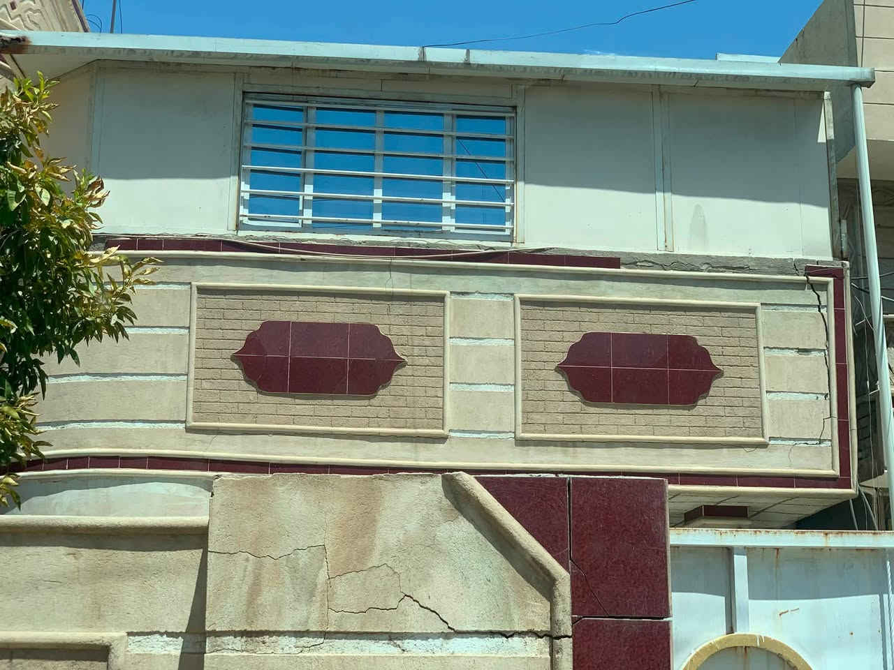 يا الله
السلام عليكم ورحمة الله 
للبيع ٢٤٠ م بسعر ارض الوجه ١٢ ونزال ٢٠ حي اور منطقة ال ٣٠٠ قرب اسواق ابو نبيل 
خلف المركز الصحي النموذجي 

***********
