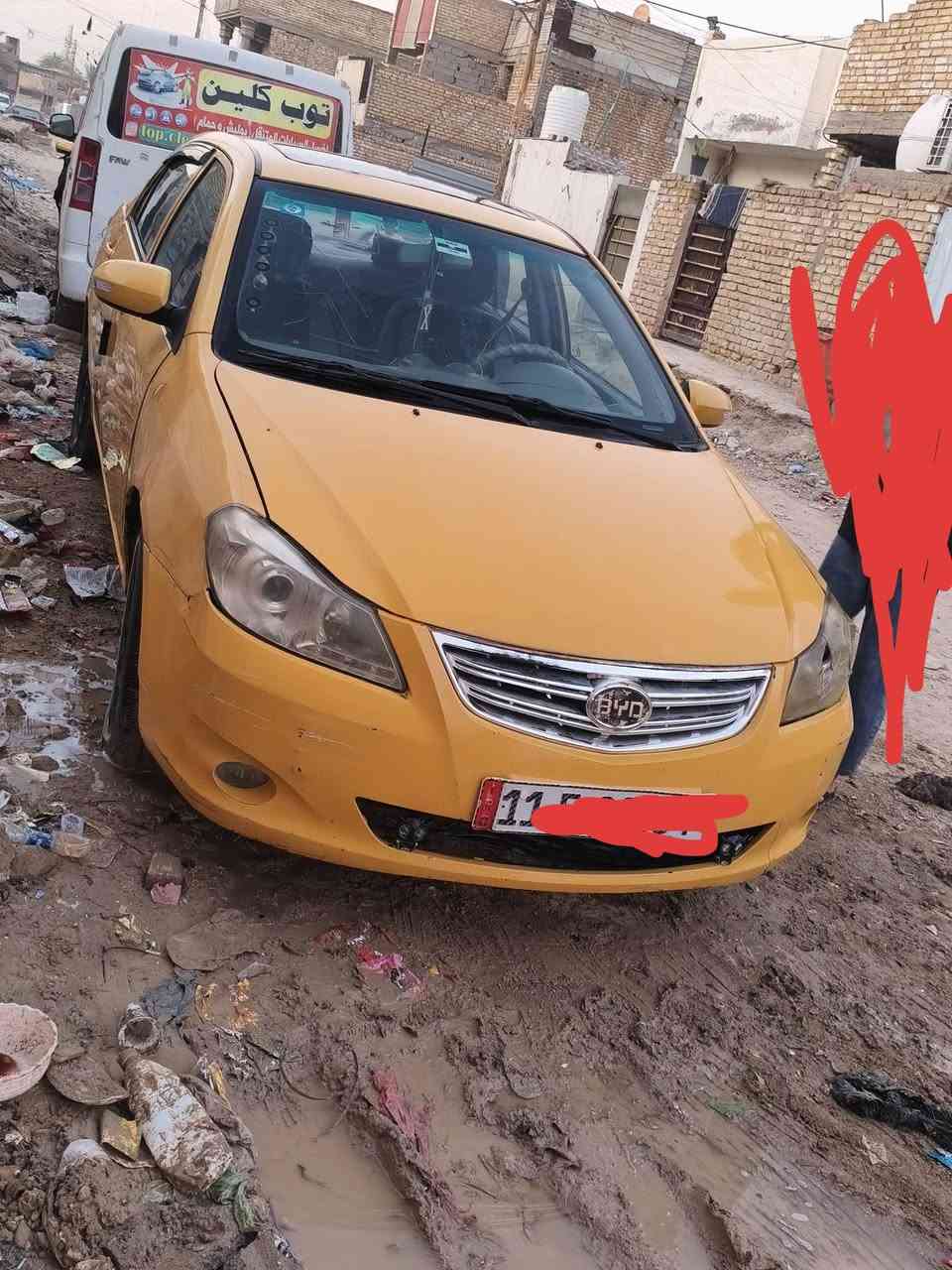 السلام عليكم  مراوس أو بيع 
سياره بي وأيدي جي 3 موديل 13 بصمه تشغيل بصمه بيبان فتحت سقف كامله سياره حلوه اقتصاديه بشكل  
رقم بغداد نكليزي دولي الجديد دواخلهاا حلوه خارجهاا حلو سياره بيهاا ضربتهاا جاملغ ال امامي ومعمر قطعه وحده وبيهاا طخه لي وره هم معمره سياره تبريد شغال كير اوتماتيك سياره مكينتهاا البلاد ما محوره مو تكلي مكينه محور لو لا مكينتهاا البلادي 1800 شاشه اندرويد كامره خلفيه يعني سياره جوه ايدي ما متعوبه ترهم مراوس أو بيع وسياره شوفت عينك تجي تفحص وتشوف صاحبها يريد تحويل عنوان السياره بغداد الحسينيه مال راشديه *********** بي واتساب وخاص مفتوح سعر السياره 39 وبيهاا مجال بسيط كلش الي ما يعجبه المنشور يعبر لا ينزل من سعر السياره هاذ سوك كلشي بي واني خادم للجميع
