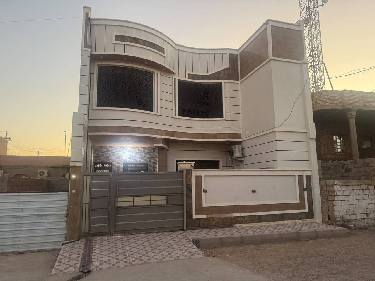 السلام عليكم يوجد لدينا البيت طابقين لبيع طابو صرف 

مساحه ٢٠٠

لوجه ١٠متر 
نزال ٢٠متر

موثث كامل مع سبالت 

مواقع البيت 

الرمادي تأميم 

٥كيلو قرب جامع الشهداء 

شارع ٨متر 

السعره ١٨٠مليون

للمزيد من التفاصيل يمكنكم زيارة مكتبناا مكتب العين العقار ع شارع 40 مدخل الصوفيه الثانية 

او الاتصال على الارقام 

***********
***********
***********
