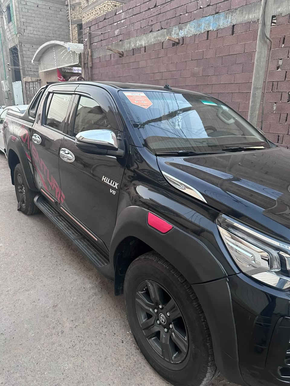 السلام عليكم

للبيع

تيوتا هايلوكس TRD موديل 2023

ساز اصلي

حجم المحرك سته سلندر V6 بانزين

ماشيه100الف

فول مواصفات

مكفول من الصبغ و التبديل و الكير و المحرك فقط يوجد بارد بل باب الخلفي مصور قليل 

رقم شمالي ( وكاله او تحويل)

السعر360 بيه مجال

مكانها البصرة
***********
متواجد وتساب

