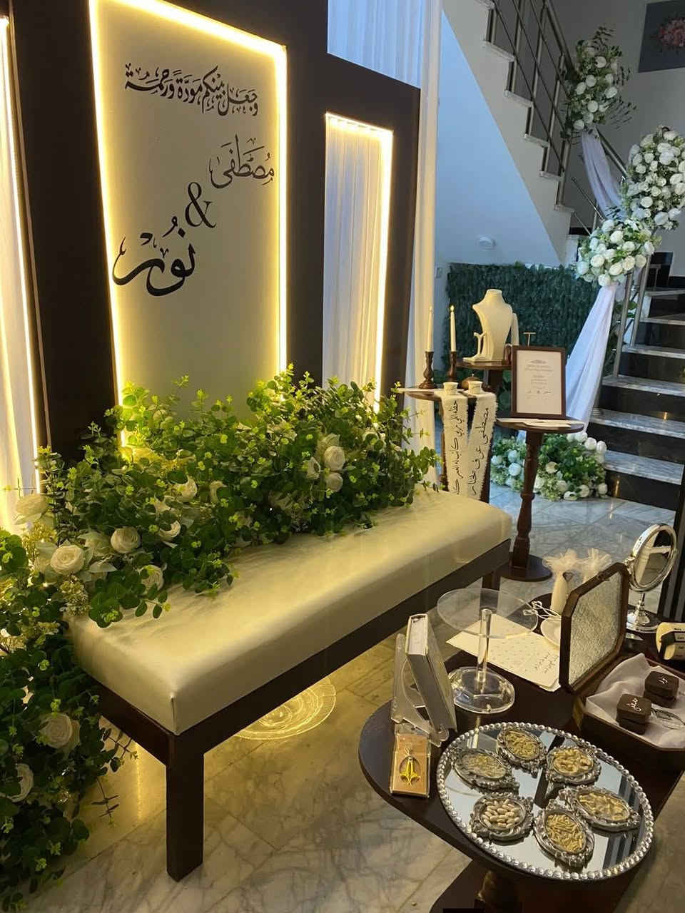 عرض خاص جميع الكوشات ب125 مع شد ونصب والنقل داخل الشطره 

للحجز والاستفسار مراسلة الخاص ***********
