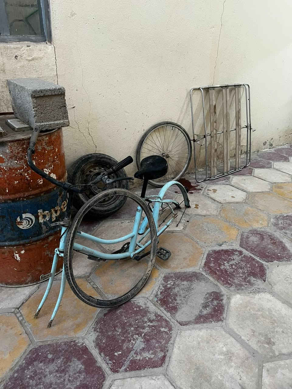 للبيع غراض  اي شي يعجبك راسلني   خاص وتدلل  للاستفسار اتصل *********** مكاني شارع المطار
