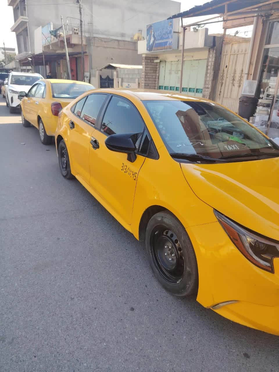 السلام عليكم، كورلا تكسي 2022، مواصفات LE، سيارة فول، نظيفة ما شاء الله، بدون دواخل، ضربة باب السكن خفيفة، بدون دواخل، مصفرة هي والغرامات السنوية جديدة، مشروع وطني، رقم كركوك.

السعر المطلوب 175 وبيها مجال.

***********
