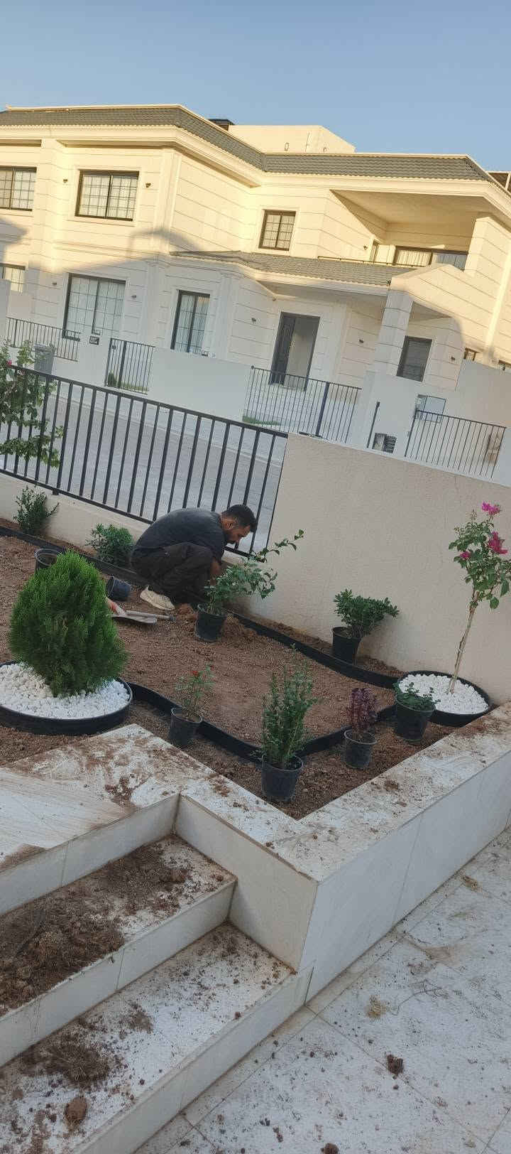 تنسيق حدائق • تنظيف يومي • رش مبيدات