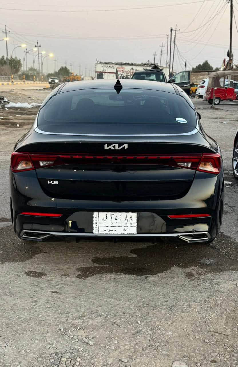 السلام عليكم 

سيارة K5 2023 وارد امريكي حادثها كما موضح في الصورة والسونار 

السعر ١٣٥ وبيها مجال بسيط 
المكان ناصرية مركز 

***********
