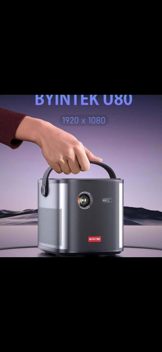 🎬 بروجكتور BYINTEK UFO U80 المحمول - سينماك وين ما كنت!
داتاشو خرافي جدا

​إذا كنت تبحث عن تجربة مشاهدة مذهلة في البيت، المكتب، أو حتى في الطلعات والتخييم، فهذا الجهاز يجمع كل ما تحتاجه:

​✨ صورة فائقة الوضوح: دقة Full HD حقيقية مع دعم محتوى 4K وألوان زاهية.

​🔋 بطارية ضخمة: بسعة 15000 مللي أمبير تتيح لك التشغيل لاسلكياً دون الحاجة لكابلات طاقة دائمة.

​🤖 نظام أندرويد 11: يتيح لك تصفح الإنترنت وتنزيل تطبيقاتك المفضلة (مثل يوتيوب ونتفليكس) مباشرة.

​⚙️ سهولة التثبيت: خاصية التركيز التلقائي (Auto Focus) وتصحيح الانحراف لضبط الصورة في ثوانٍ.

​🔊 صوت ستيريو مدمج ودعم الاتصال بالبلوتوث والواي فاي.

​📦 متوفر الآن!

للطلب أو الاستفسار عن السعر والتفاصيل، يرجى مراسلة الصفحة 📩 أو ترك تعليق وسنتواصل معك فوراً.

بس وحدة قطعة موجود كبس بلكارتون شركة ..

للحجز عبر واتصاب ***********
