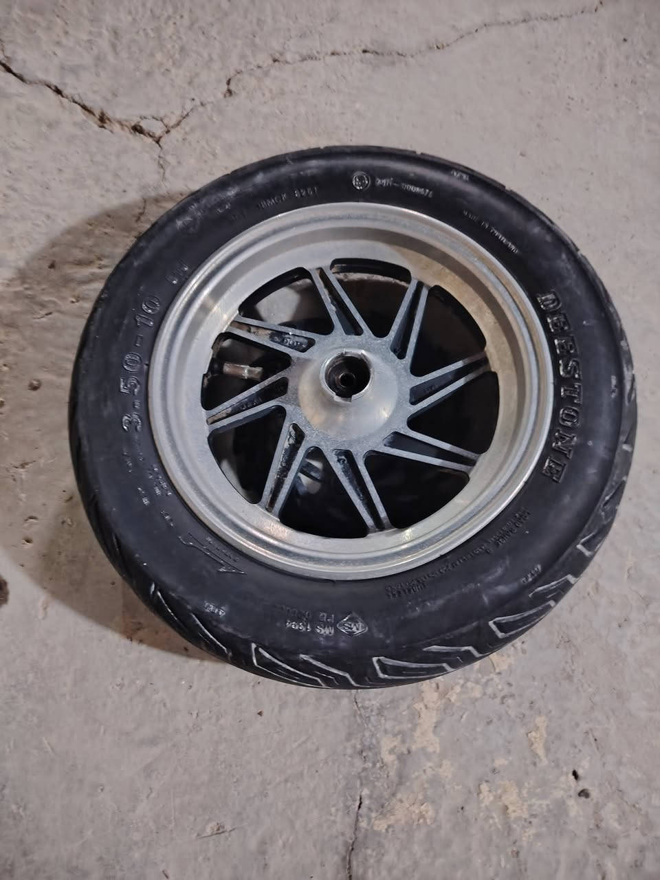 سلام عليكم شباب مكينه مال عدله شغاله كلشي مابيه مكفوله من كلشي صدر rgcهم للبيع ويا اماي جديد هوه وتايره المكينه كلشي ما ناقصه فقط كابريتر كلمن وسعره ***********
