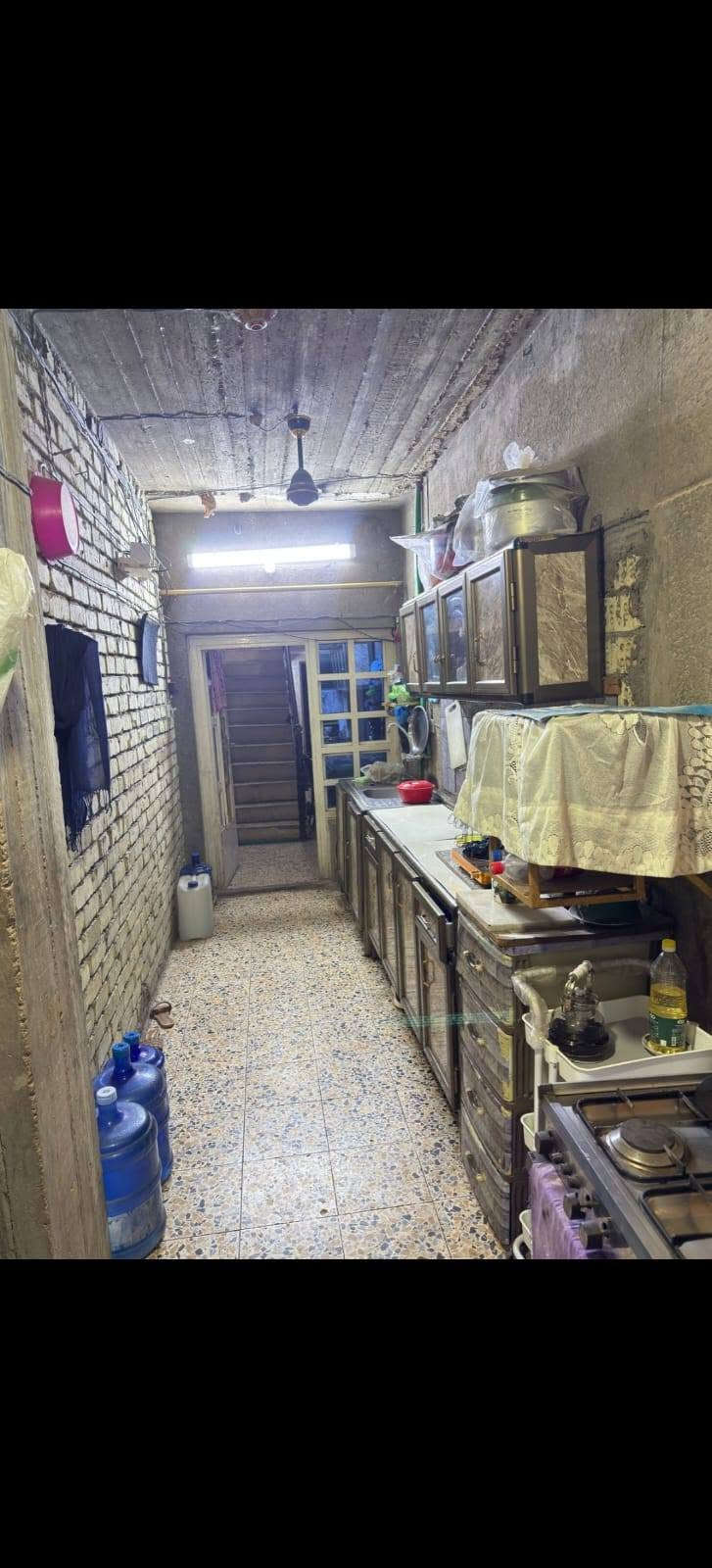 السلام عليكم 
دار 🏠 المساحه ١٢٥م طابو صرف العبيدي شهداء الأولى على الشارع ثاني فرع من نزله الشارع العام تريد تنزل من ملعب احمد جار الله تريد تنزل من ابو احمد الوكيل طابقين 
الاستفسار اوالاتصال على الرقم ***********

اداره مكتب الهدى للعقار العنوان بغداد العبيدي شهداء الأولى شارع المحافظ قرب رحيم المضمد

نص مكتوب في الصور:
- %59 3:02 أنت رقاوى 12 أيار، 12:30 م رد