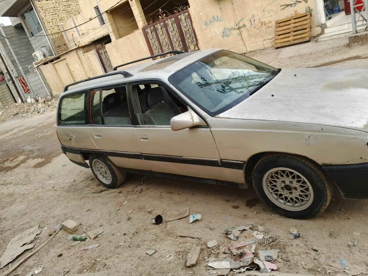 السلام عليكم اوبل اوميكا ستيشن مديل 1993سنوية 28مكينه اوكير او حداديه تخم تاير سياره جاهزه بيع او مراوس السعر (20)اوبيه مجال للطيبين مكاني دوانيه الستفسار ‏‪***********‬‏
