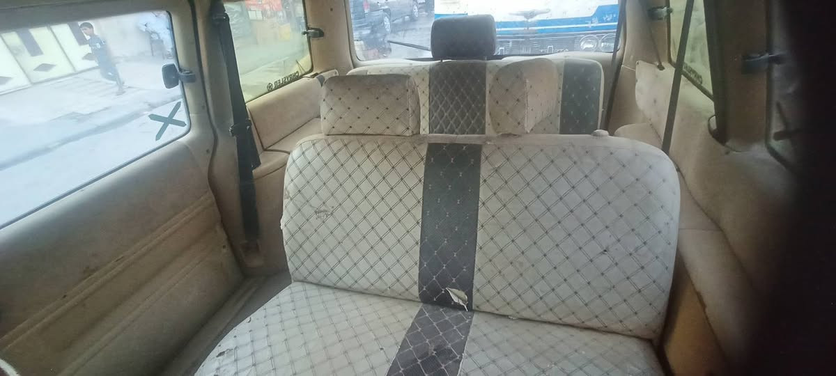 كلايزر 93
رقم نينوى 
سنوية ما ساقطة 
كوبون بانزين بيها 
محرك و كير ... تعال اطلع بيها وشوف 
شرط تحويل ماكو وكالة 
تتواصل مع الشرعي ..
السعر ٣٠ $ (بيها مجال قليل )
الموصل /الاصلاح الزراعي 
***********

