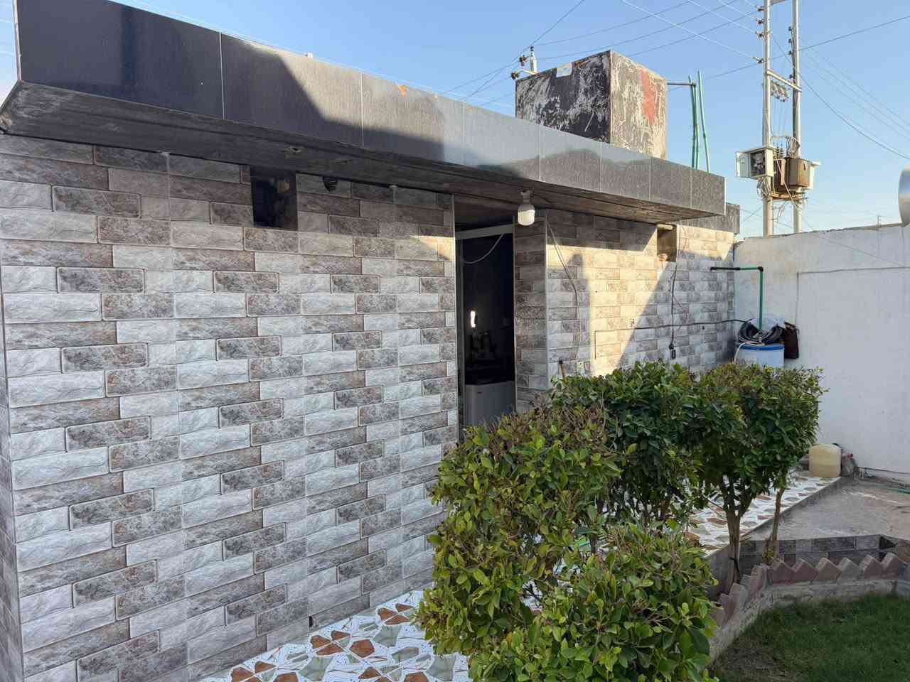 السلام عليكم
البيت البيع طابق واحد 
المواقع 
تاميم القادسية الثانية 

مساحه ٢٢٠
لوجه ١٥

النزال ٢٢

بناء حجره  
للمزيد من التفاصيل يمكنكم زيارة مكتبناا مكتب العين العقار ع شارع 40 مدخل الصوفيه الثانية 

او الاتصال على الارقام 

***********
***********
***********
