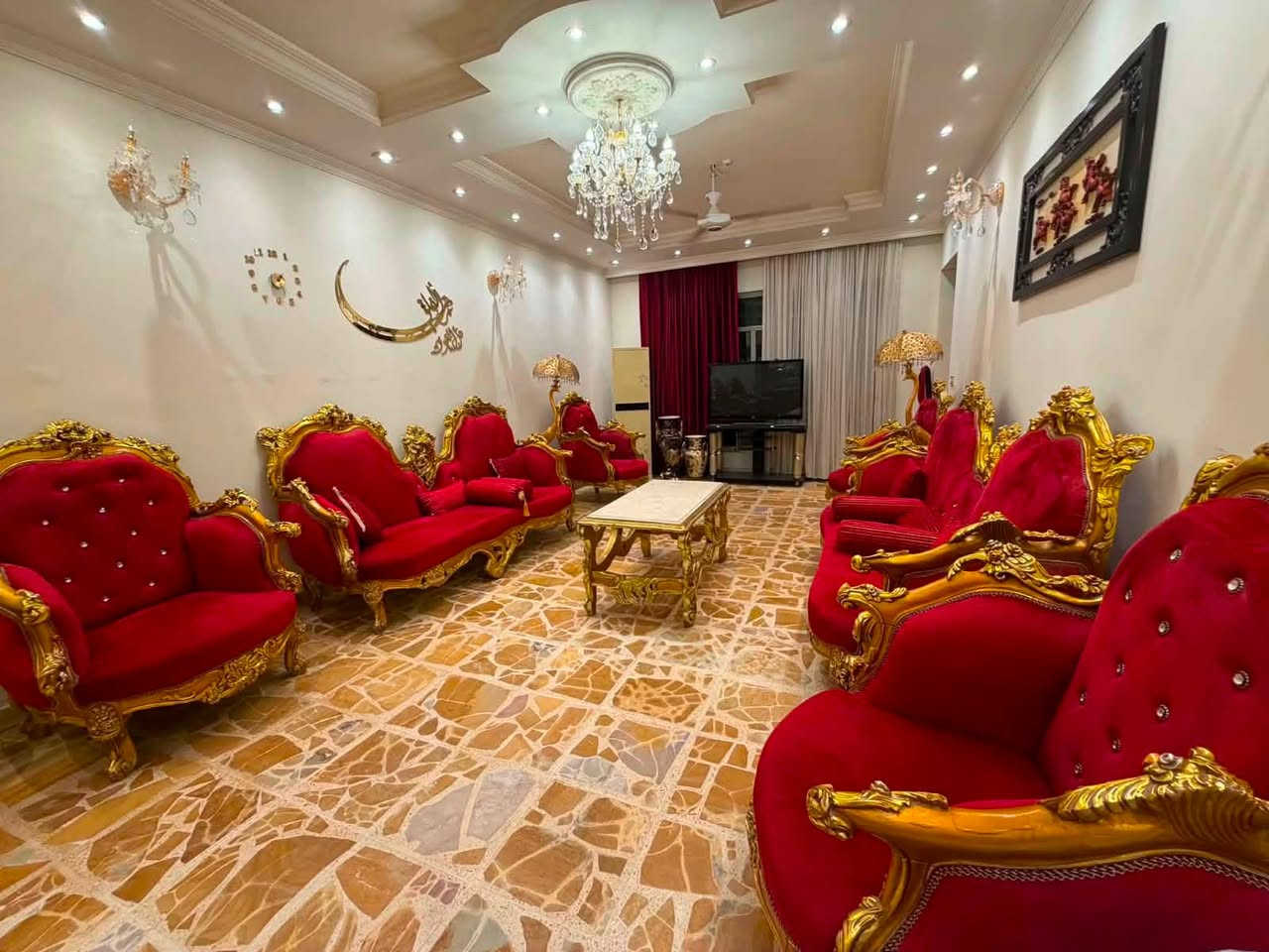 تخم دمياطي اخو الجديد مع فاترينا ايطالي خشب زان الوزن الثقيل مشتريهم ب ٥٧ ورقه
ابيعهم ب ١،٥٠٠،٠٠٠دينار عراقي مكاني العامريه 
***********
