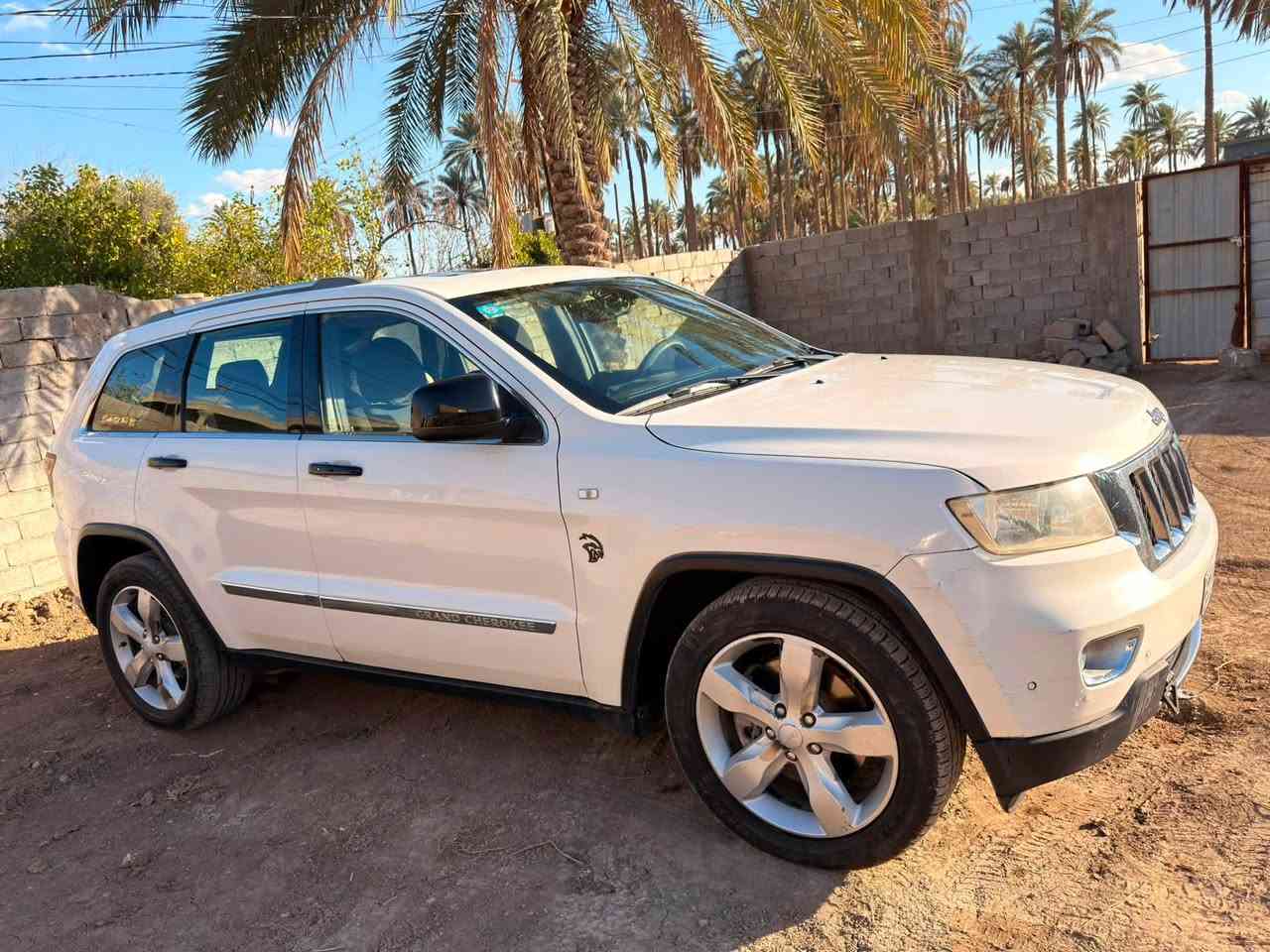 سلام عليكم
جيب اوڤرلاند موديل ٢٠١٢ 
خليجي 
هيمي 8V 5700
رقم بغداد بأسمي تحويل مباشر 
كفاله عامه من الضربه فقط الدعاميه الاماميه مبدله وبيه شبر بارد الجاملغ فول مواصفات بانورما حساس امامي خلفي خزن ميموري
بيه منظومه مال غاز كامله
سعر ١٤٠ وبيه مجال بسيط
***********
