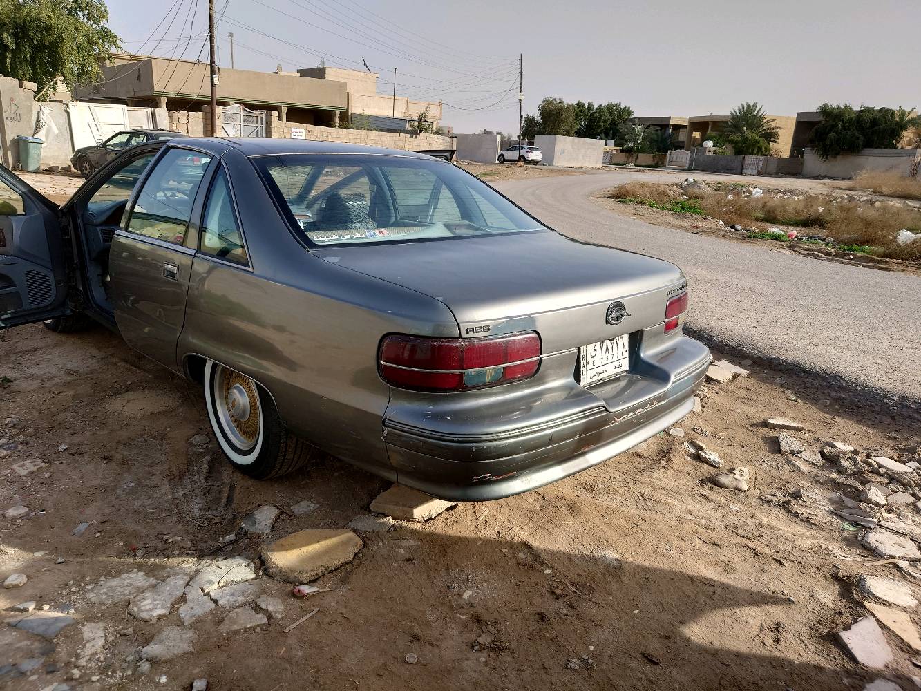 دولفين موديل 1992 بيع او مراوس 

مكينه 350 (5700)
كير 700
  مصبوغه عام 
تبريد شغال

حداديه نص عمر 
تخم تاير جديد جواها
باتري جديد 
ترايك وين ما تريد
تفاصيل ازيد ع لخاص 
مكانها بغداد تقاطع النهروان

رقمي ***********