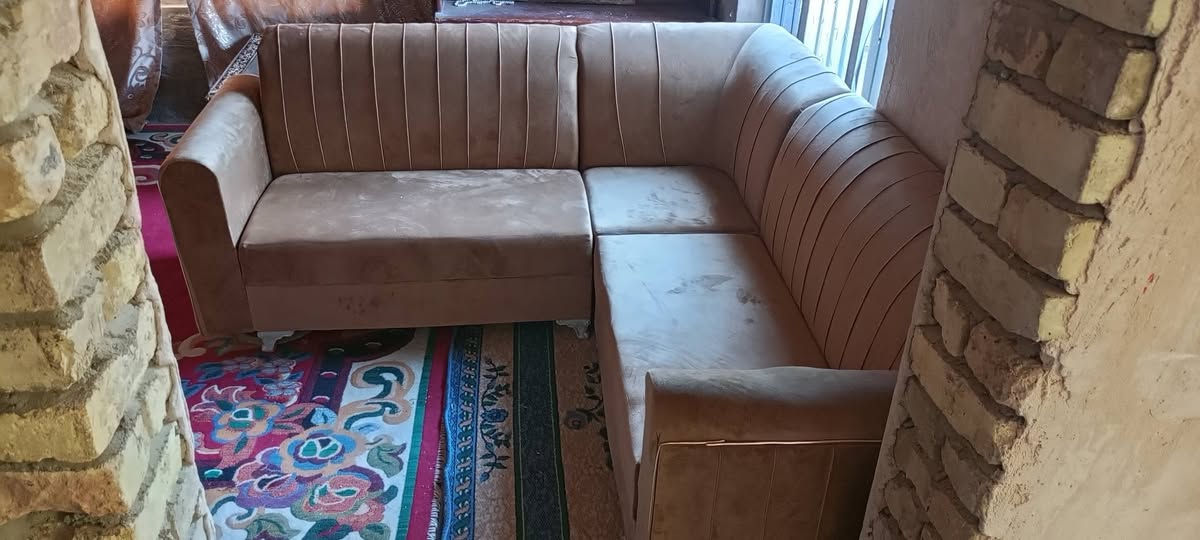 السلام عليكم ورحمة الله وبركاته 
ديوان 3امتار للبيع السعر 200  وبيه مجال مكاني بغداد ابو غريب حي الصديق ديوان جديد ممستخدم نهائيا بس اللون معجبنا ونريد نبيعه لاي استفسار هذة الرقم بيه واتساب ***********
