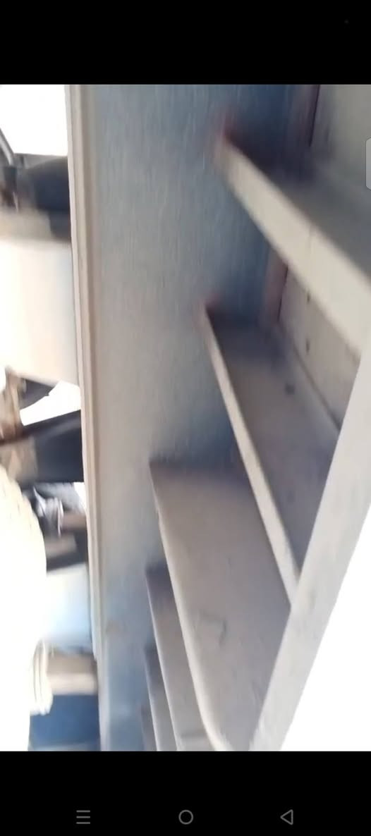 سلام عليكم عربانه للبيع حداديه شاصي ١٨ طول ١٣ خمسه محاور سعر ٨٥ بيه مجال *********** مكان بغداد مكلف بل نشر

نص مكتوب في الصور:
- حسون اسيا افيكو
- قبل 6 دقائق