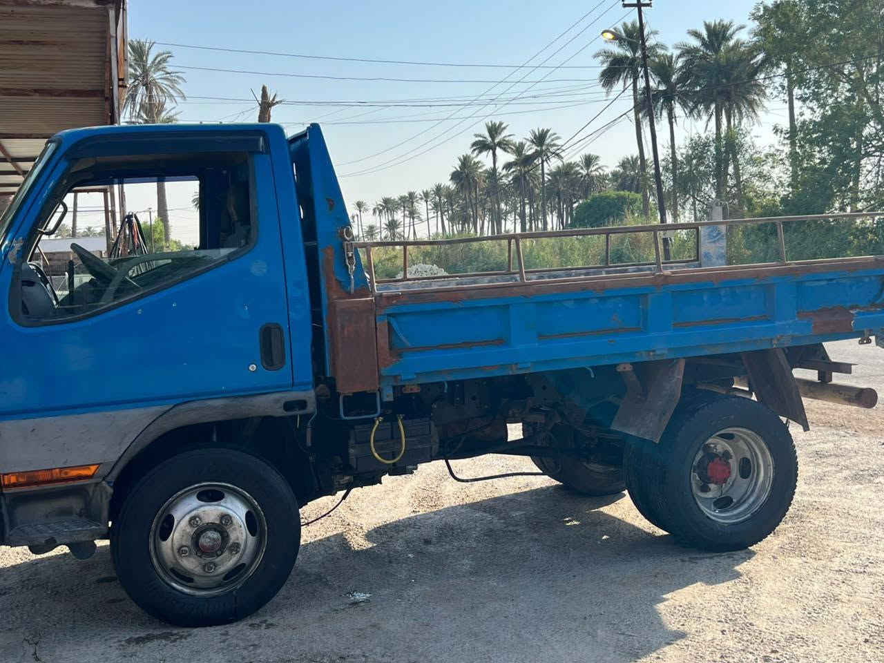 السلام عليكم كنتر ميسي بوشي بزون سياره حداديه وحلوة مكينه جديده خير من الله 108موديل 96 شاصي خير من الله سعر خاص  المو شراي لا يتصل رجاَ
مكاني بغداد الرشي***********
