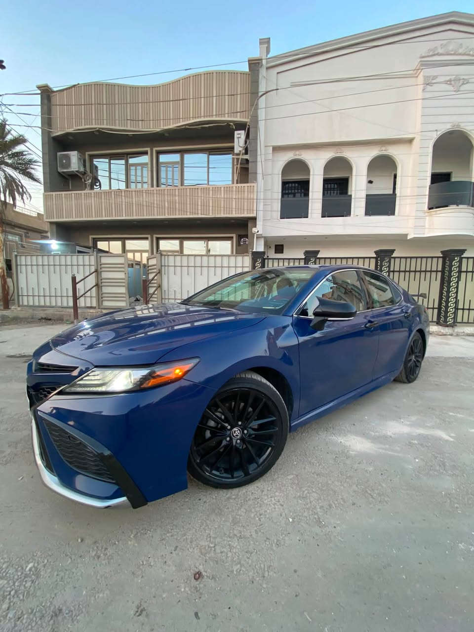 السلام عليكم 
للبيع كامري 2023 
فئه xse بانزين وليس هايبرد 
بصمه 
تشغيل عن بعد 
اشاير بالمري
  بك لايت led
كشنات جلد +كشنات كهرباء +تدفئه كشنات
كامره خلفيه دوارة
شاشه حجم كبير + عداد دشبول دجتال sport
ويل رياضي حجم 19
رادار امامي خلفي جانبي فول 360درجه
توقف ذاتي 
نقطه عمياء
تحديد مسار
كروز سرعه 
شفتات ستيرن 
تحكمات ستيرن 
ثلاثه انظمه قياده
اوتو هولد + سايد بريك بصمه
شاحن وايرلس 
تبريد قطعتين 
اناره داخليه بلاديه
حجم المحرك 2500 دبل كزوز + كزوز بلادي 
السياره حادثها خلفي بجم كبس بدون ايرباك قبق جنطه فقط 
*********** 
السعر 208

