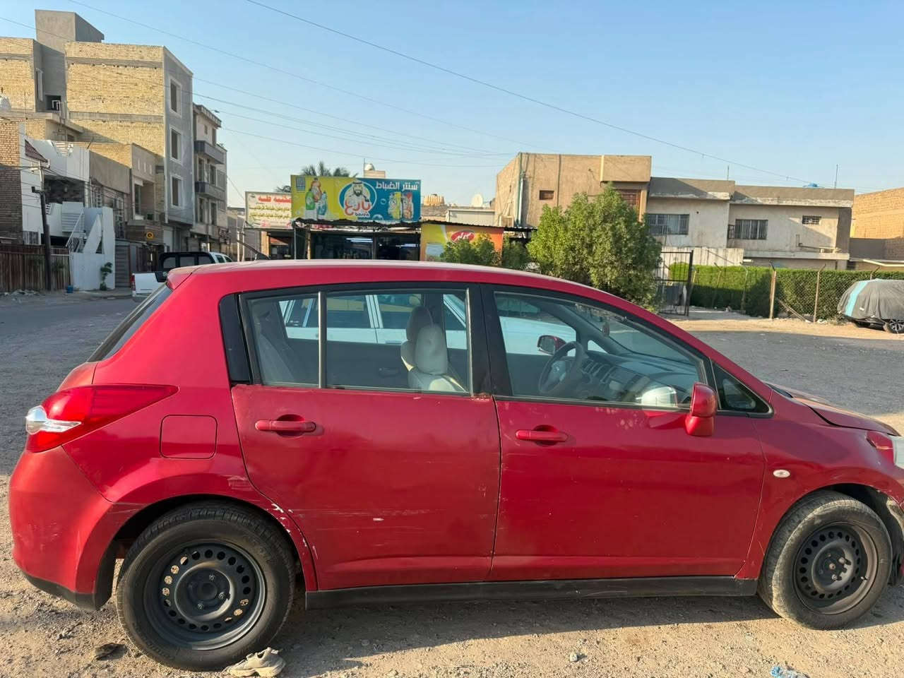 السلام عليكم للبيع نيسان تيدا موديل ٢٠١٠ سيارة كلش مامتعوبة ماشيه فقط ٧٠ الف كيلو فقط بيها صبغ صندوك وباب  جهه عكس السايق  واكو طخ بلجاملغ زرف ابو تكتك طاخها . تبريد بحالة ممتازة كير مكينه مكفولات برغي ممفتوح بيهن . السعر ٦٥ ورقه وبيها مجال  للشراي  للتواصل راسلني خاص او اتصل على الرقم
***********
