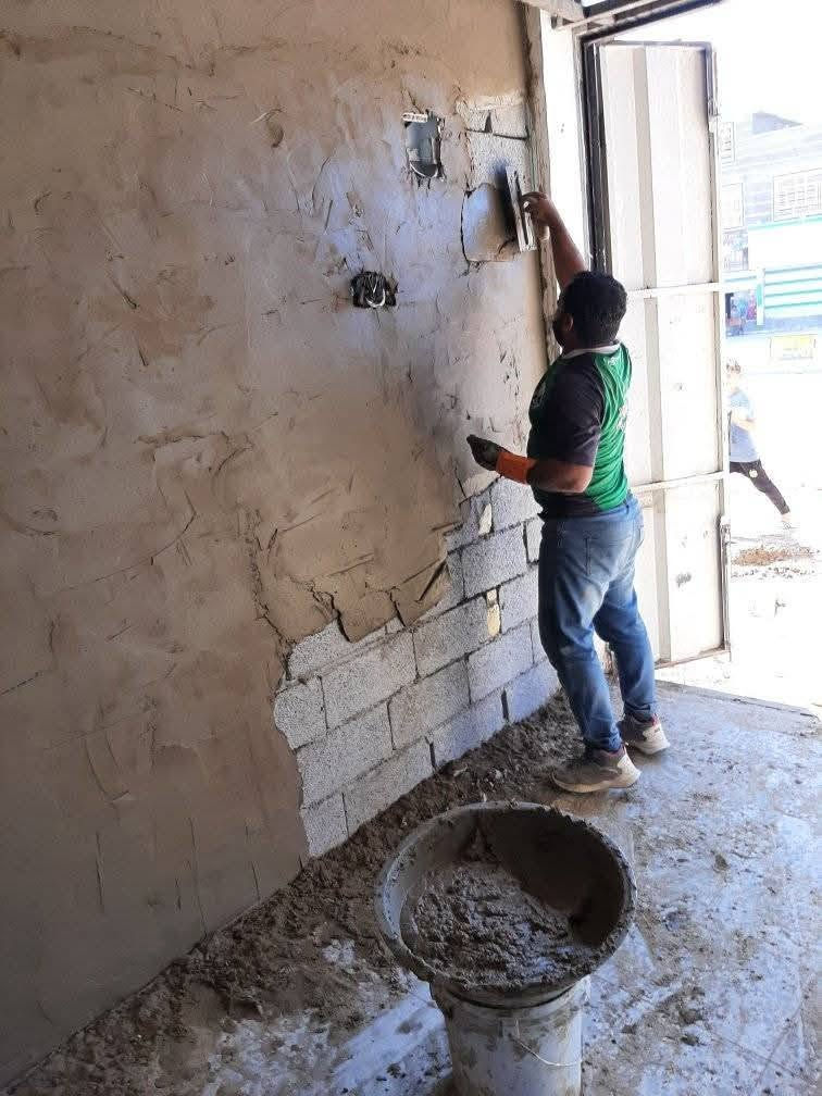 خلفه لباخ  سمنت  درجة أولى   ستائر جرارة سقل  مساطر بيتونه
تشميع البيت من الخلف   ترميم  تصليح  
       لبخ  بتلو     اشتغل بغداد فقط 
                       التواصل 
                *********** واتساب  تصليح بياض
