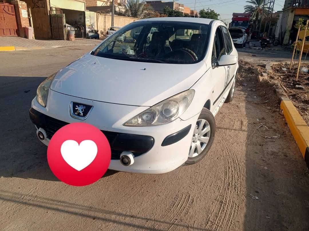 بيجو فرنسي ٢٠٠٦ ٣٠٧ سيارة ابلاديه لاصبغ ولا ضرار بسمي رقم ديالى تايرات نظيفه محرك نظيف صدرها نظيف سعر ٤٨ وبيه مجال هذا رقمي *********** مكاني ديالى بعقوبه
