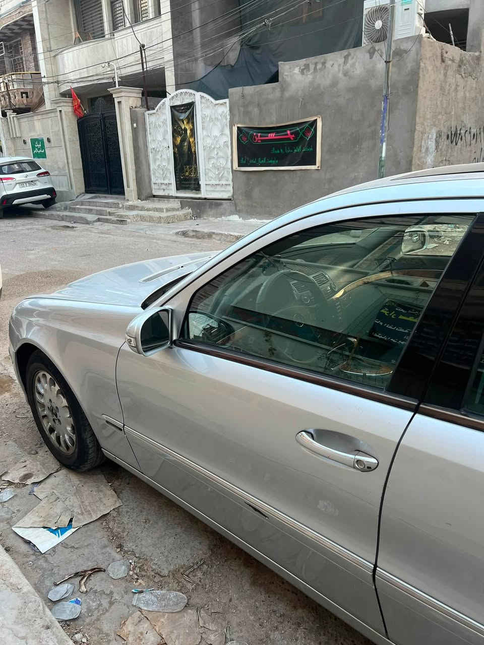 السلام عليكم 211 موديل 2002 للبيع بدون صبغ بدون بارد السياره كلين بيهه جراد بصفحه وحده موضحه بالصور السياره بأسمي تحويل ثاني يوم رقم بغداد انكليزي مهزوزه وكامله سعرها 90 مكاني بغداد البلديات 
***********
