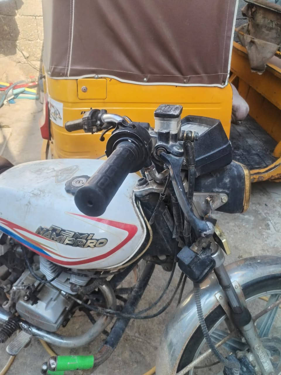 للبيع ب 300 الف دراجه نضيفه كلج جديد تايرات جدد مكينه جديده نقصه بس ستان بغداد الشعب الجمعيات ***********
