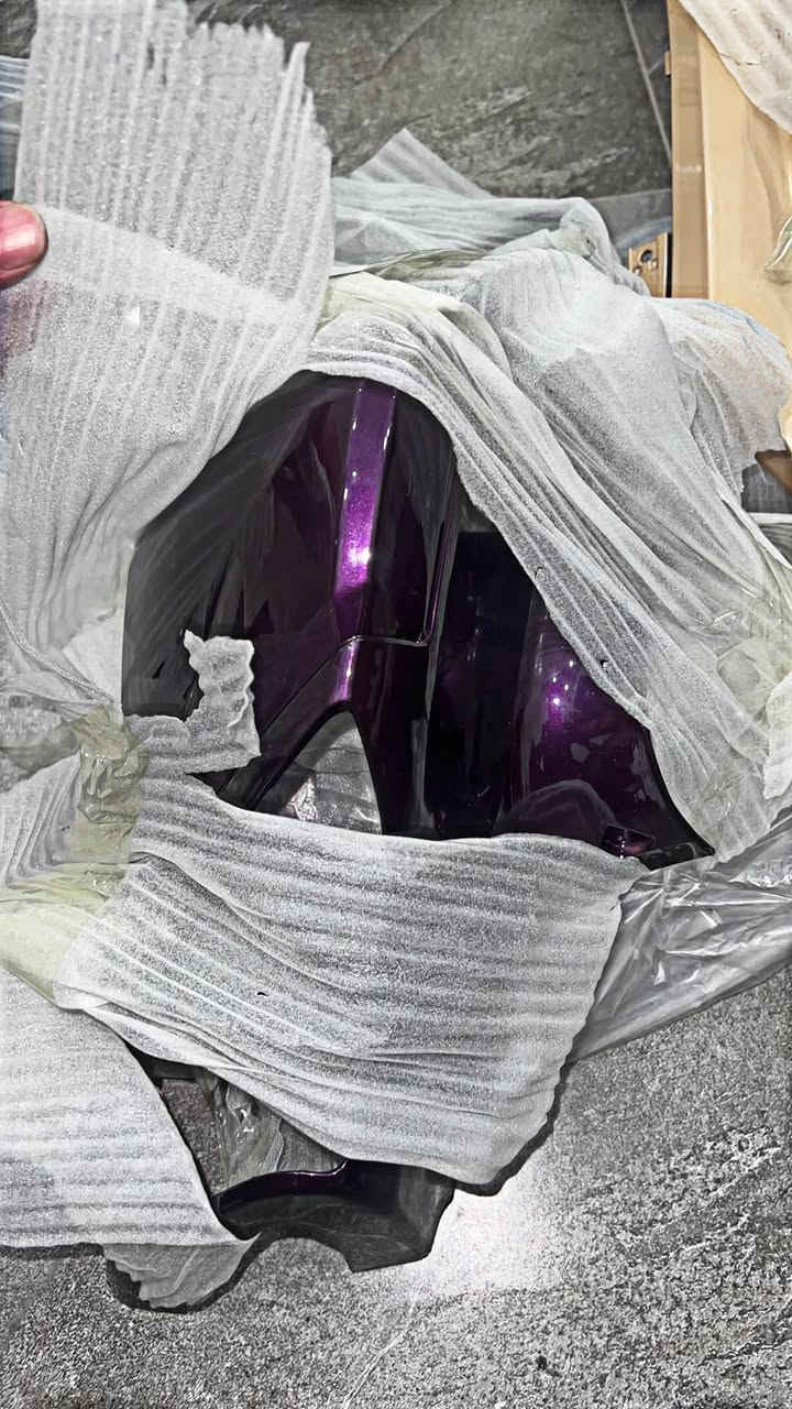 كفرات سكنس فحل لون بنفسجي جديد  لونين اصليات بيع او مراوس بلون ابيض نفس نضافه العندي ***********
