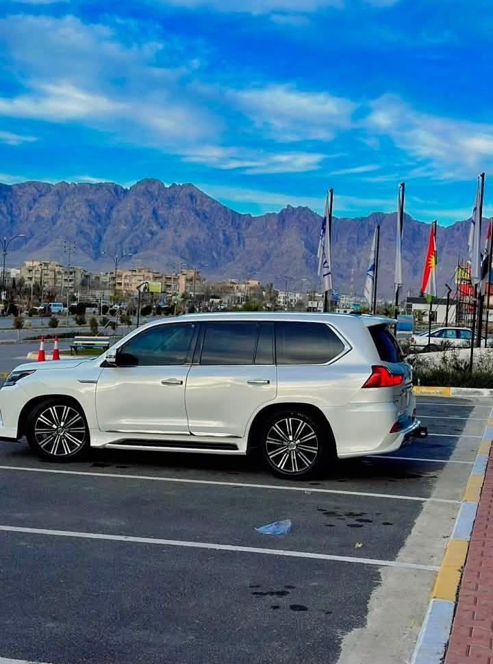 🚘✨ Lexus LX570 ✨🚘
📅 مۆدێل: 2016
🛣️ ماوەی ڕۆشتن: 170,000 کیلۆمەتر

🔹 بێ دەعمی
🔹 ئێرباگ نەتەقیوە و ناوی نەگرتووە 🛡️
🔹 هەموو پارچەکانی بیلادیە
🔹 7 پارچە ڕەشە لەسەر ساخی 🖤
🔹 گێڕ، مەکینە و کارەبا بەشەرتە ⚙️
🔹 بە تەواوی سیرفس کراوە 🔧
🔹 کتێبی جامی ڕەشی هەیە 🖤
🔹 تایەکانی تازەن 🛞✨
🔹 ماسەفات SUPER SPORT – فول ماسەفات 🔥

💰 نرخ: 445 گەڵا، مەجال هەیە 🤝

📞 بۆ زانیاری زیاتر:
*********** 📲

ــــــــــــــــــــــــــــ

🚘✨ Lexus LX570 ✨🚘
📅 موديل 2016
🛣️ الممشى: 170,000 كم

🔹 بدون دعمات
🔹 الإيرباغات لم تنفتح ولم تأخذ ضربة 🛡️
🔹 جميع القطع بلادية
🔹 7 قطع صبغ أسود على صخ 🖤
🔹 القير والمكينة والكهرباء على الشرط ⚙️
🔹 السيارة مسوية سيرفس كامل 🔧
🔹 لديها كتاب جام أسود 🖤
🔹 التايرات جديدة 🛞✨
🔹 مواصفات SUPER SPORT – فول مواصفات 🔥

💰 السعر: 445 گڵا، قابل للتفاوض 🤝

📞 للاستفسار والمعلومات أكثر:
*********** 📲
