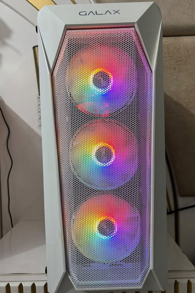 السلام عليكم اخوان تجميعة للبيع
مواصفات الكيس:
* Intel Core i5-11400F
* ASUS H510 Prime
* Laxer M.2 NVMe SSD 1TB
* Laxer RAM 16GB 3200MHz
* Galax RTX 4060 8GB
* Gamdias PSU 600W 80+
* Galax Rev 5 White Case
* Cooler 1 Fan

الملحقات:
* شاشة Dahua 27” IPS 165Hz
السعر مليون و50 الف دينار
مكاني كربلاء
***********

