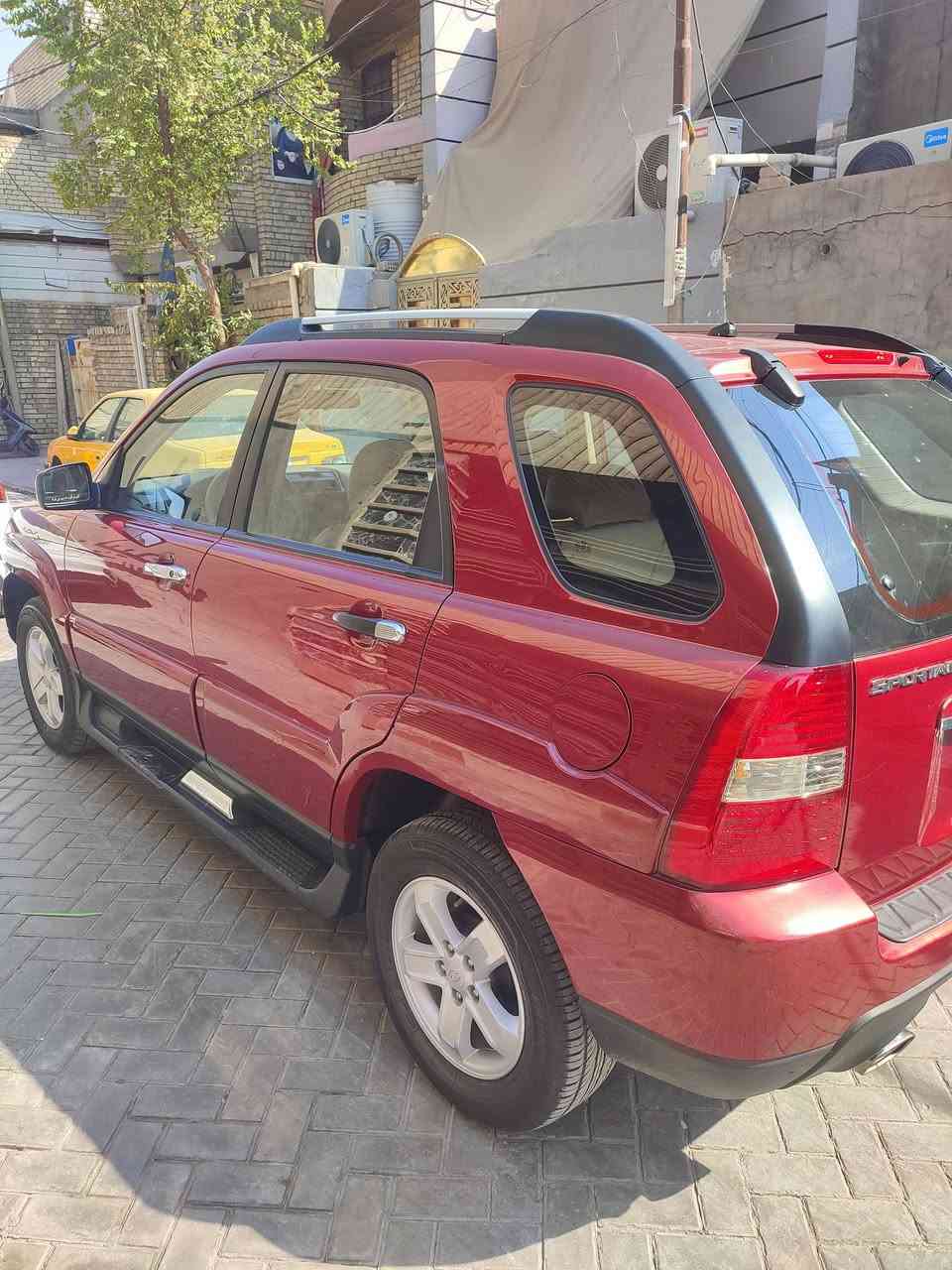 السلام عليكم سبورتج 2010 خليجي سياره جاهزه من كلشي تبريد حداديه تخم تاير ماشيه 170
 مكينه 2000 دوش ما مفتوحه 
مكان بغداد السعر 105 بيه مجال رقمي***********
