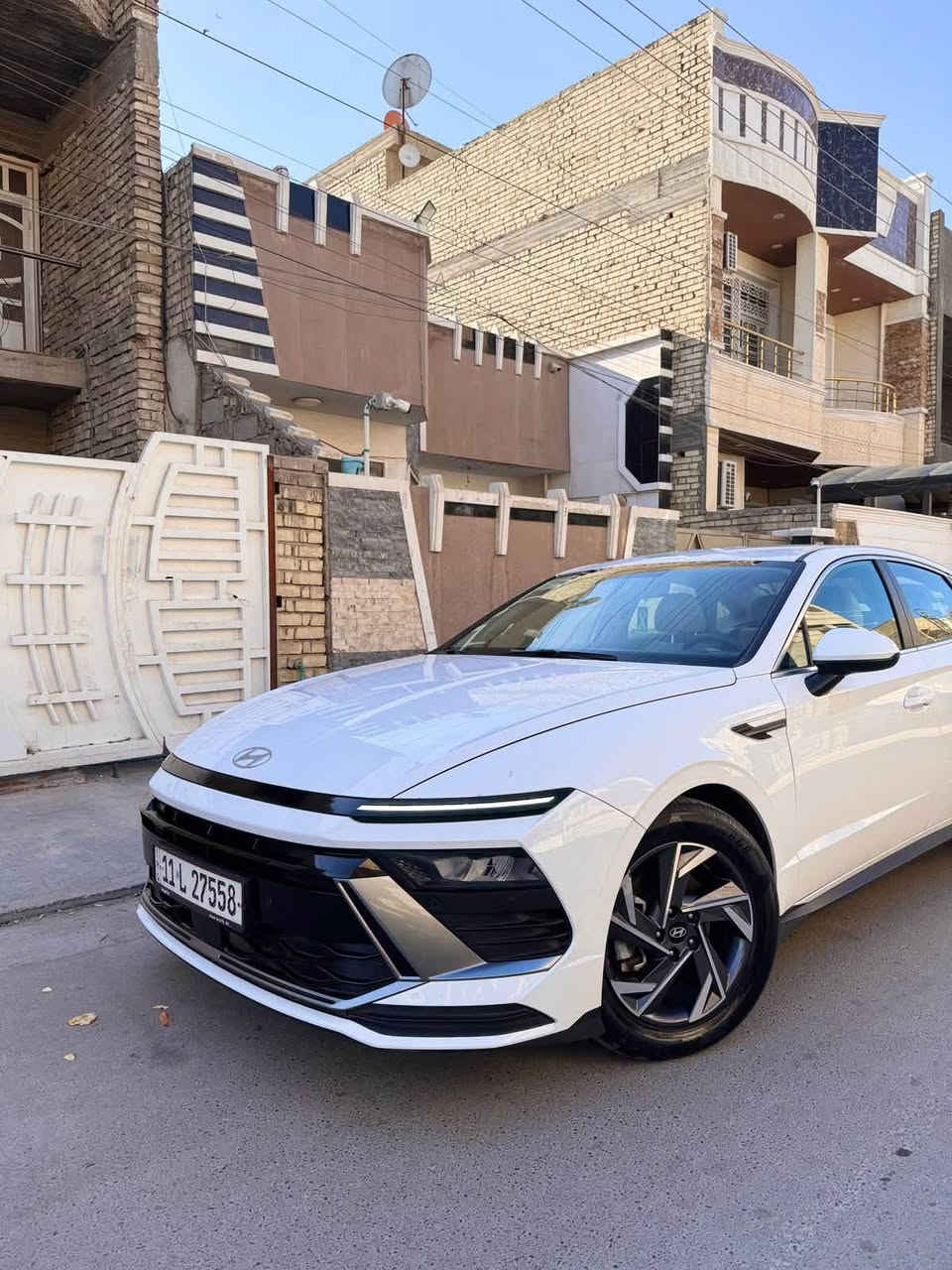 السلام عليكم
هيونداي سوناتا 24 خليجي للبيع 
رقم بغداد انكليزي ب اسمي 
مكفوله من صبغ ولبارد ولتبديل 
فقط بيها رصعتين مال حصوات 
ماشيه 118 الف قابله للزياده 
كامله مناقصها اي شي 
 مكينه كير حداديه كهربائيات كله سليم 
100‎%‎ 
تخم تاير جديد جواها 
مواصفات عاديه 
محرك 2500 
كير 8 نمر 
سويج 
شفتات بلستيرن
حساسات اماميه خلفيه 
بك لايت لد 
لد نهاري امامي 
فول تحكم ستيرن 
شاشه متصله تدعم ابل كار بلي واندرويد اوتو 
عدادات دجتل 
مري شفط 
بلوتوث 
مداخل تايبسي 
معروفه مواصفاتها 
مكاني بغداد الكرخ 
عارضها 198وبيها مجال
للستفسار 
***********
