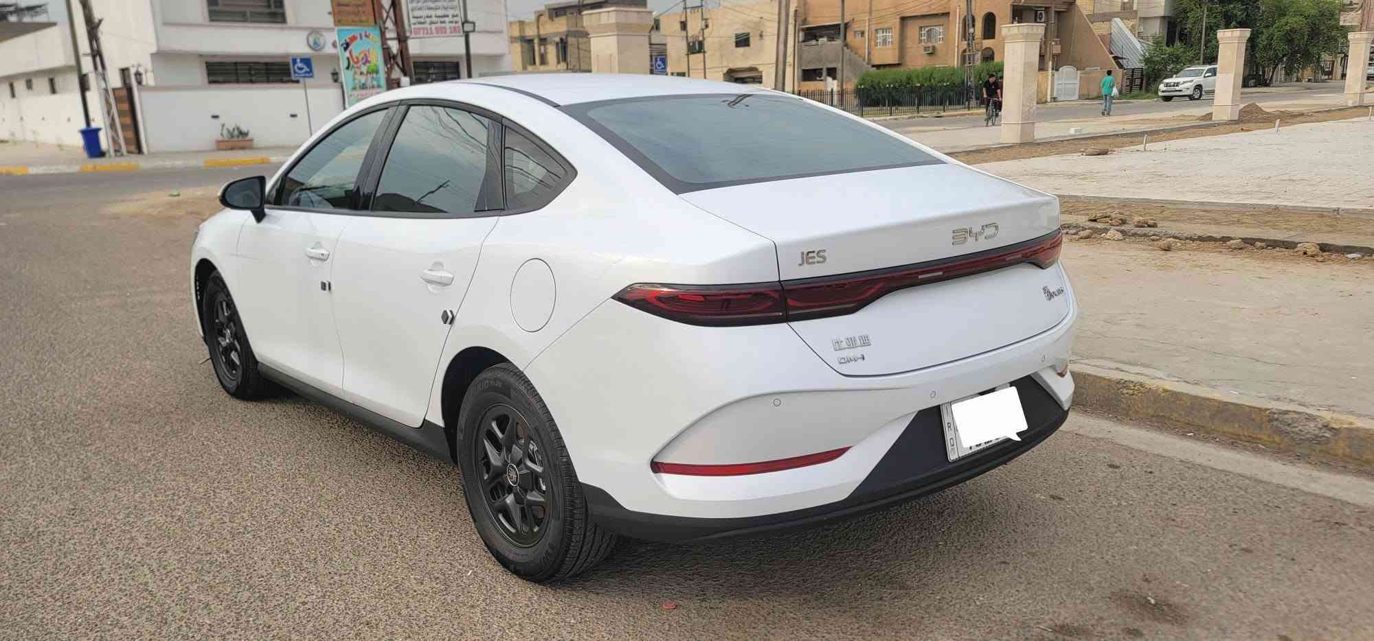 ياالله للبيع 
كن بلاص 2025 كفالة عامة بحالة الوكالة 
السيارة استخدام بسيط جدا ماشية 6000 الكلي اخت الزيرو السيارة ملحقاتهة كاملة ومحدثة ومبرمجة مكفولة من الضربة والرصعات والبارد  مرقم بغداد وجاهز شرط التحويل للاستفسار مكاني بغداد حي الاعلام سوق اميمة  ***********
