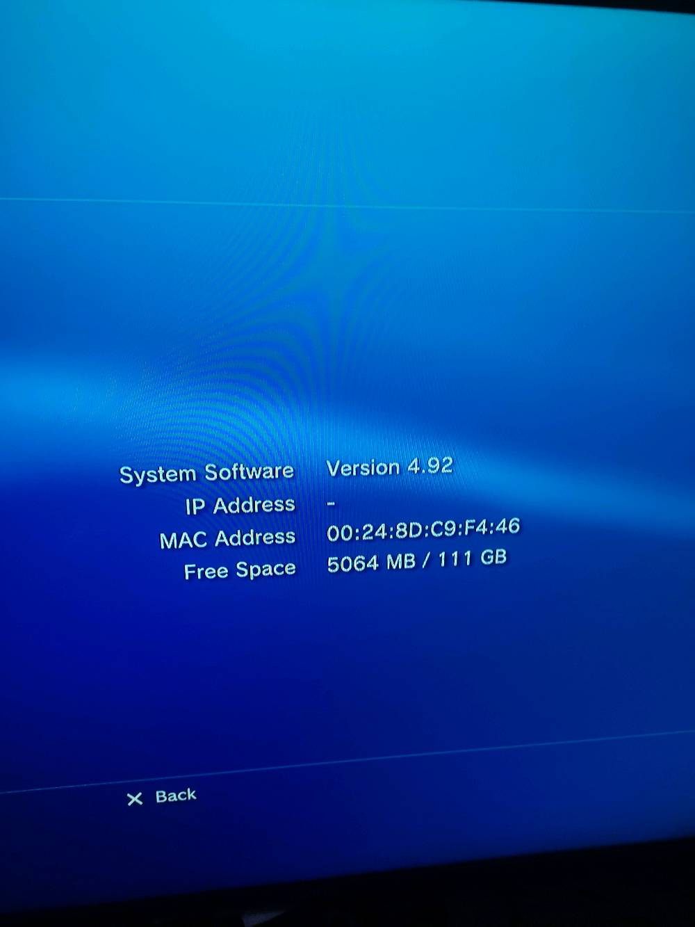 توفر بلي 3 مستعمل مفتوح للتنضيف الجهاز نضافه 99% ويجي وياه جويستك وحده ويحتوي علا 15 لعبه من ضمنها لعبه بيها فوك 1000 لعبه سيجا و 5 اجزاء اله الحرب + مكتبتين  سعر الجهاز 110 وبيه مجال العنوان البصره حيانيه بشارع التانكي المقابيل موسى الكاظم للتواصل علا هذا الرقم ***********