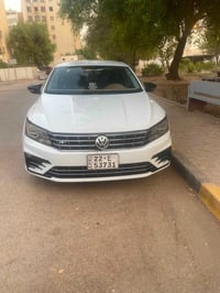 باسات موديل ٢٠١٧ كلين بدون حادث بيها شويه بارد  مكينه ١٨٠٠ تيربو ماشيه...