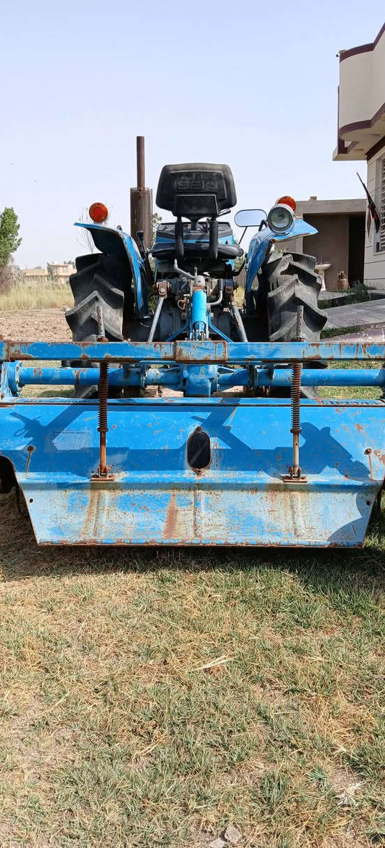 بسم الله الرحمن الرحيم..
ماكنة زراعيةمتسوبيشي ياباني
Mitsubishi D1850
اربعةسلندر.
 موديل 82 القوة 20 حصان.
السعر: 4ملايين و250 الف دينار .
بلادية بكل تفاصيلها مامفتوح ولا مصلح فيها اي شي .
كل تفاصيل الماكنة الكبيرة فيها عدا  انها متوسطة الحجم.
جميع الكهرباء شغاله وبلادية(نكره سلف)
فيها (ونّه بسيطة في الاكسل)
عداد الساعة: 650 ساعة قابل للزيادة.
ممتازة للحدائق والبيوت الزجاجية والمساحات الصغيرة من الارض.
الملحقات:
١-رادفيتر خاص بها متسوبيشي(مناجل) عرض متر و٤٠ سم.
كير الرفاس 4 نمر.
٢-فدان سجه واحده.
٣- ديجرخاص بها .
٤-خرماشة عمل حدادي ممتازه.
الملحقات مرفقة مع الصور.
التواصل وللراغبين في الشراء لطفا.
المكان :الحلة- ابو غرق.
📲 *********** (اتصال أو واتساب)
📲 *********** (اتصال فقط.)
