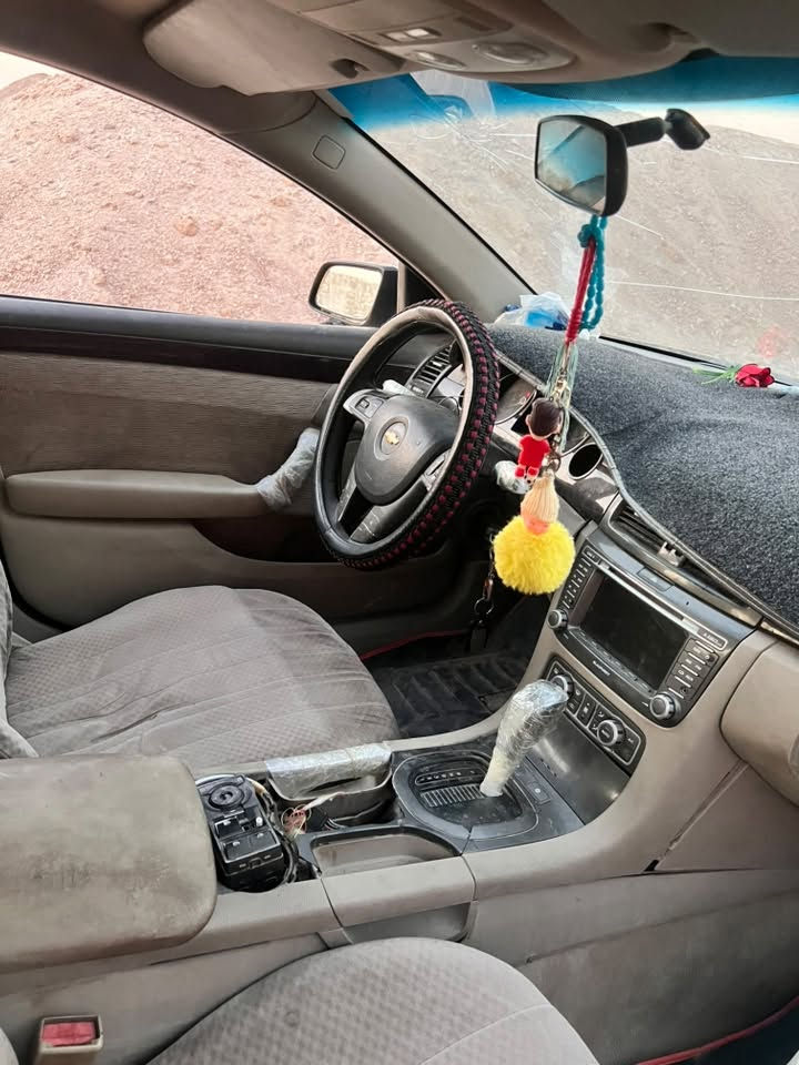 سيارة • لا تفاصيل • مجهول
