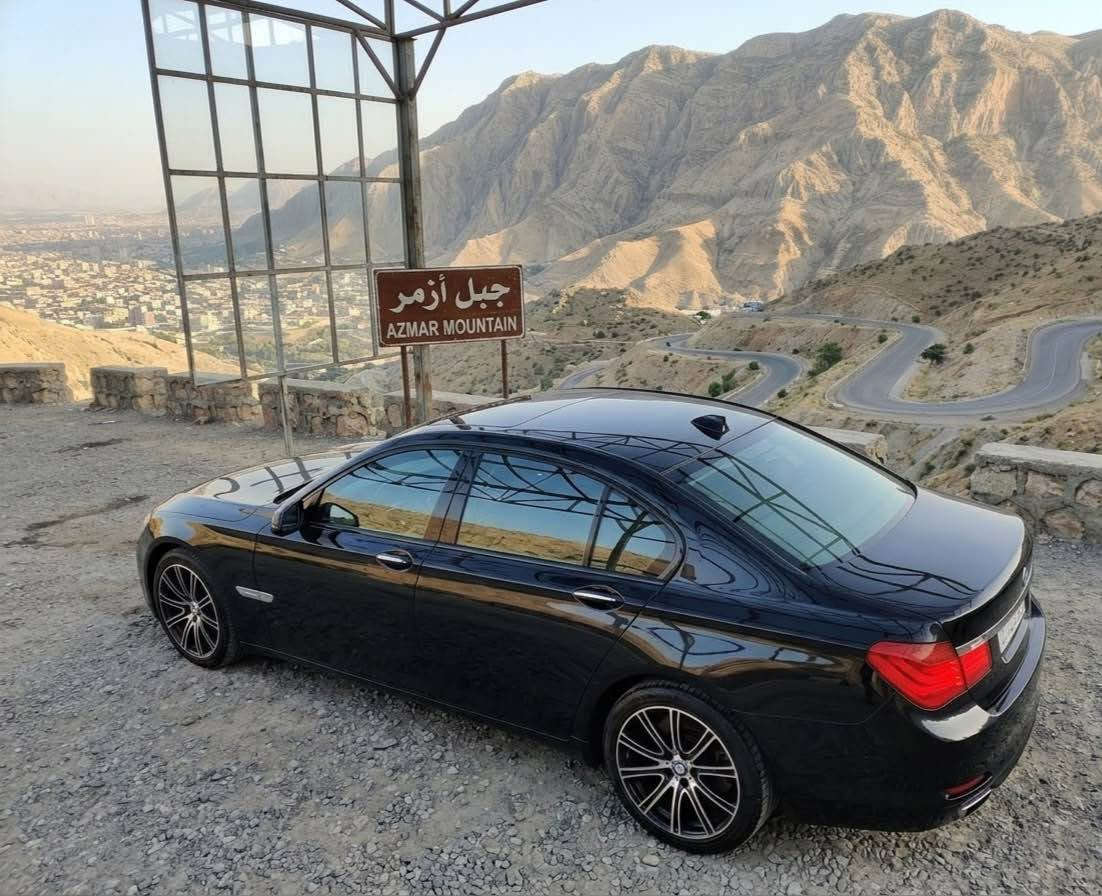 للبيع او مراوس BMW وارد خليجي 6سلندر حجم 740 وكالة العروش فول مواصفات بيه صبغ3قطع بدون دواخل موديل 2013 مابيه نقص جاهزه جديده كلش مواصفات فتحه سقف كشنات جلد وكهرباء ذاكره كير رياضي شفتات بالستير 5بردات كهرباء تدفئه تبريد بالمقاعد لايتات LED عدسات دواره اناره داخليه محيطية سماعات البيني وبعد بيه مواصفات كير محرك صدر تبريد كفاله السعر 185ورقه وبيه مجال مكان السيارة بغداد اليرموك للاتصال*********** بغداد, العراق
