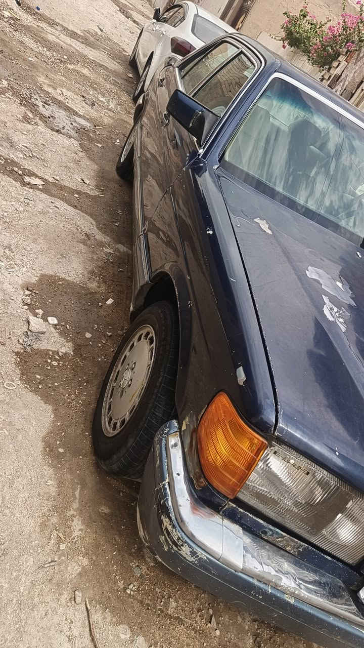 السلام عليكم مارسدس للبيع300 سياره جهازه كير ومحرك  VVT وتبريد السعر 38مكاني كوفه رقم الهاتف ***********
