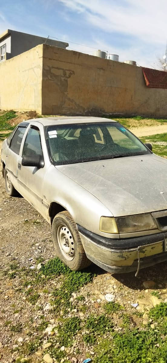 سيارة فكتره للبيع السعر 25 ورقة وبيها مجال المكان الموصل تلكيف 
رقم الهاتف. ***********
