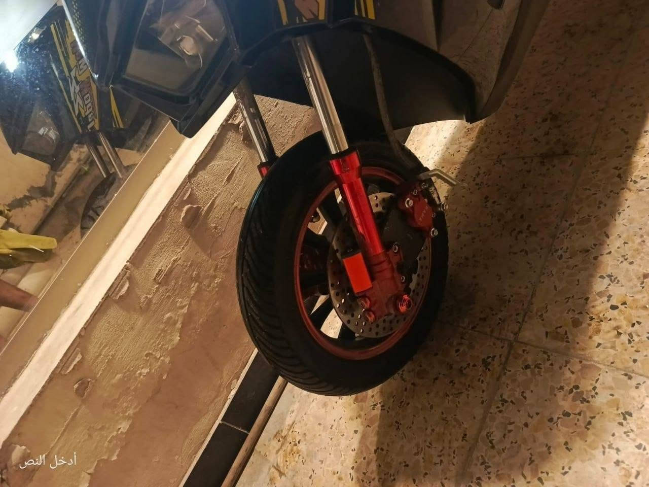 دراجة سكنس شحن ( البطارية ليثيوم بلادي من الشركة)
كله بلادي ما مبدل بيها شي بيها نظام الرجوع للخلف ونظام ABS مانع للانزلاق وبريك امامي خلفي رياضي ايضاً بلادي ودسكات رياضي ايضاً بلادي من الشركة نظام اربع سرعات حقيقي الدراجة تمشيك 40 km حقيقي والدراجة نضيفة مثل ما موضحة بالصور البطارية محمولة تكدر تشلعها وتخليها ع الشحن.السعر 850 
العنوان قرب تقاطع الدرويش
***********
