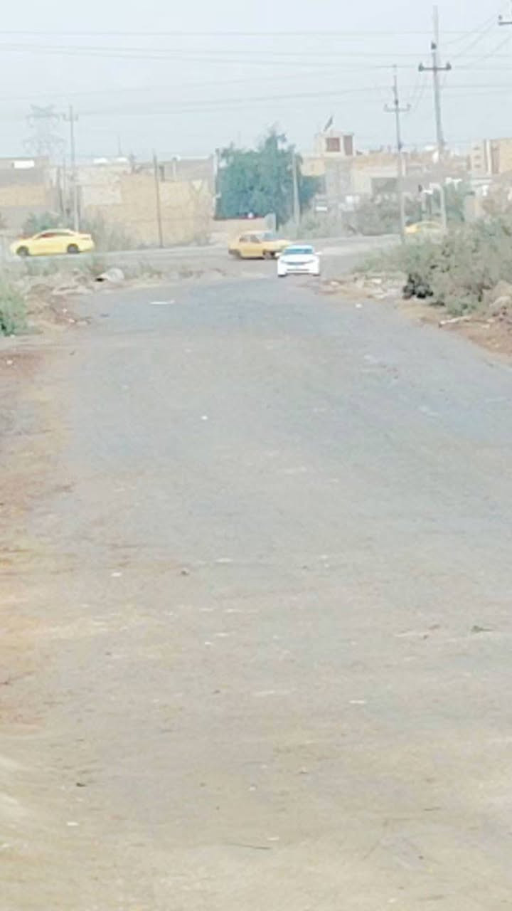 بيت طابو صرف ١٥٠ متر بااالشاافعية مطلوب اسكان ١٢ و٦٠٠ بنا طابوك درجه أوله اساس كونكريت سقف اعكاده يحتوي على غرفتين نوم صاله ومطبخ واستقبال وصحيات خارجيه وحمام داخلي يقع ع شارع ٢٠ متر وبضهره مدرسه ثانويه وابتدائيه وخطط مقابيله اعداديه ومركز صحي وخدمات جاي يشتغلون بيهه مجاري والمدرسة مقابلية الحلوه بي مايصير جار باب باب وياك مقابيلك ساحه مدرسه مستوصف حي الموضفين بي محل طول ٦ وعرض ٣ونص وبس انت عندك محل بالمنطقه السعر الكلي ٨٥ وقابل للتفاوض باليد ٧٣ بنا صارله ٦شهر جديد *********** اتصال +واتساب
