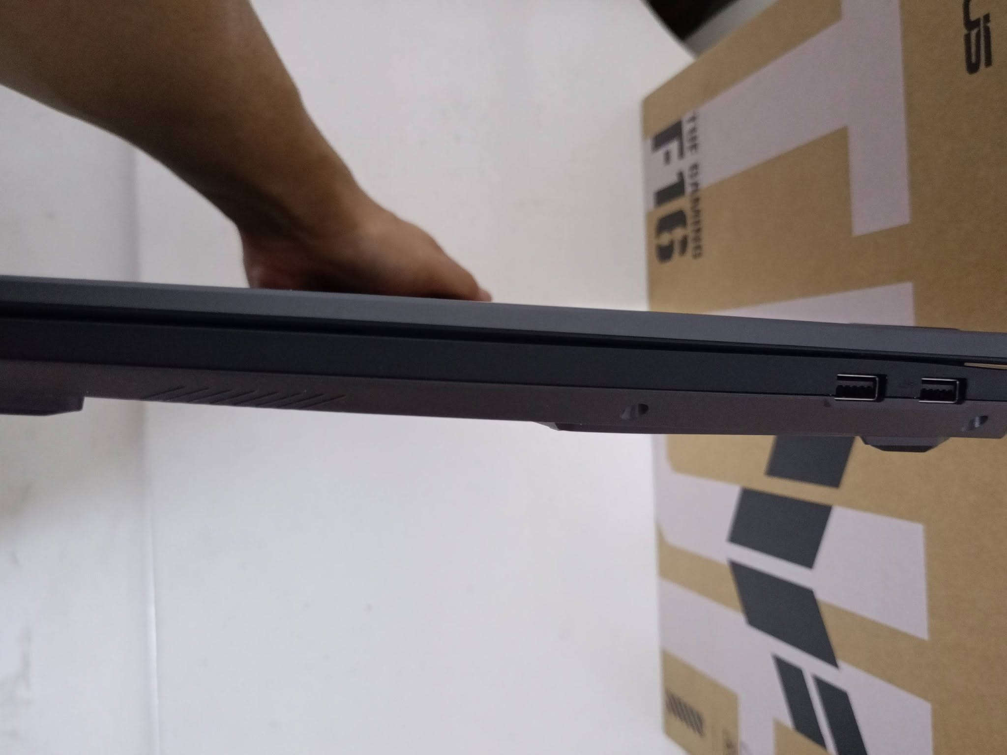 ASUS TUF F16
• المعالج: Intel Core i5-13450HX.
• كارت الشاشة: NVIDIA RTX 5050 (8GB).
• الذاكرة (RAM): سعة 16GB DDR5.
• التخزين: هارد 512GB SSD.
• الشاشة: مقاس 16 بوصة بمعدل تحديث 165Hz.
* الجهاز مستخدم شي بسيط ونظافته 100% انطيك بي ضمان ايام  *
💵 مليون 300الف 
📍 بغداد - الشعب 
📞 ‏‪***********‬‏

نص مكتوب في الصور:
- شركة العالمية للحاسبات 27 أغسطس - توفر الان وبسعر مناسب :- ASUS TUF Gaming F16 FX608JH-RV033AR, Intel Core i5-13450HX, RAM 16GB, SSD 512GB, NVIDIA Geforce RTX 5050 8GB, 16.0 inch WUXGA 165Hz, Jaeger Gray -------- السعر: 1.650.000 دينار عراقي طلب مباشر من الموقع الالكتروني, والدفع عند الاستلام, توصيل مجاني من خلال موقعنا الرسمي العالمية للحاسبات https://globaliraq.iq العراق بغدادا شارع الصناعة - الجامعة التكنولوجية, داخل فرع النخلة (عامود رقم 14) تسلسل المبنى G توصيل لكل محافظات العراق ...https://globaliraq.iq/.../asus-tuf-gaming-f16-fx608jh رابط المنتج :- قسم اللابتوب 7726224804 7726224809 - قسم الديسكتوب والتجميع 7726224806 7726224805 الشاشات والاكسسوارات *********** *********** - رابط تحميل التطبيق للـ iPhone: https://apps.apple.com/us/app/qiyam-al-alamiya/id6757885531 رابط تحميل التطبيق للـ Android: https://appgallery.huawei.com/app/C116858345 رابط الموقع الإلكتروني: https://globaliraq.iq عرض أقل GLOBALIRAQ.IQ ASUS TUF Gaming F16 FX608JH-RV033AR, Intel Core i5-13450HX, RAM 16GB, SSD 512GB, NVIDIA Geforce RTX 5050 8GB, 16.0 inch WUXGA 165Hz, Jaeger Gray