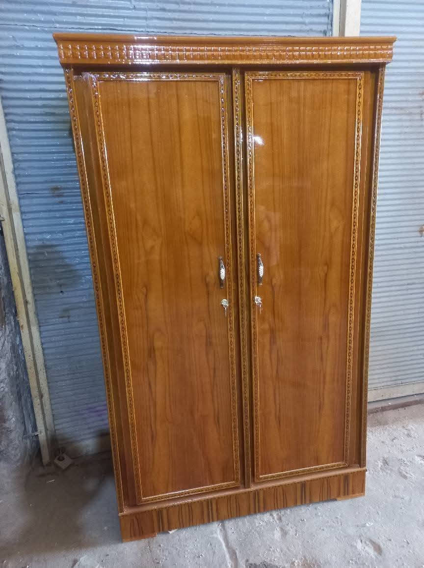يوجد كناتير البيع جديد شغل حلو الستتفسار اتصل عله *********** يوجد واتساب
