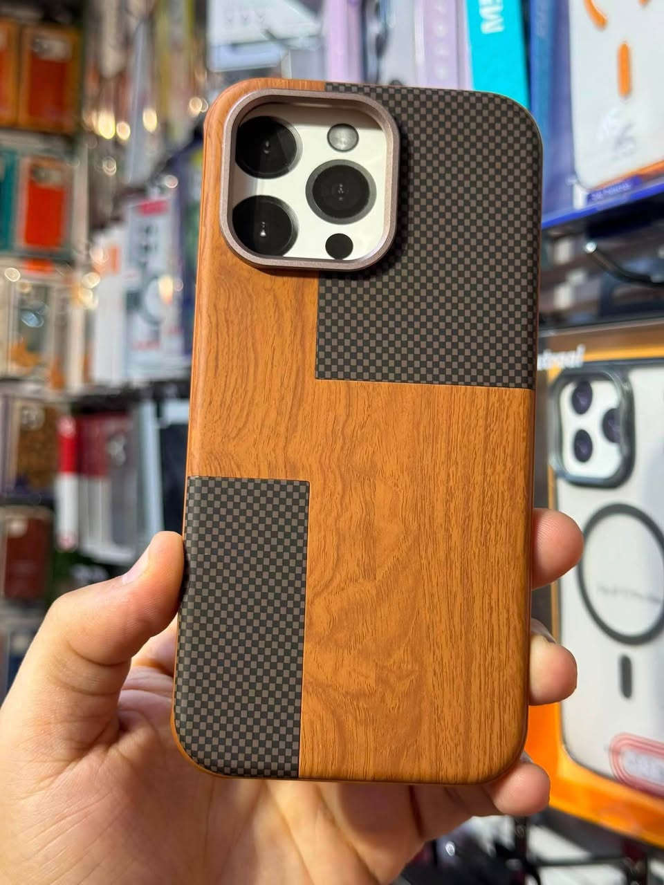 درع جلد ماركه (M5)

iPhone 
15 pro max 
14 pro max 
13 pro max 

السعر .. 10 الف 🔥

يوجد توصيل كافه المحافظات 

العنوان 
واسط - الكوت - المشروع - مقابل جامع الناصر
