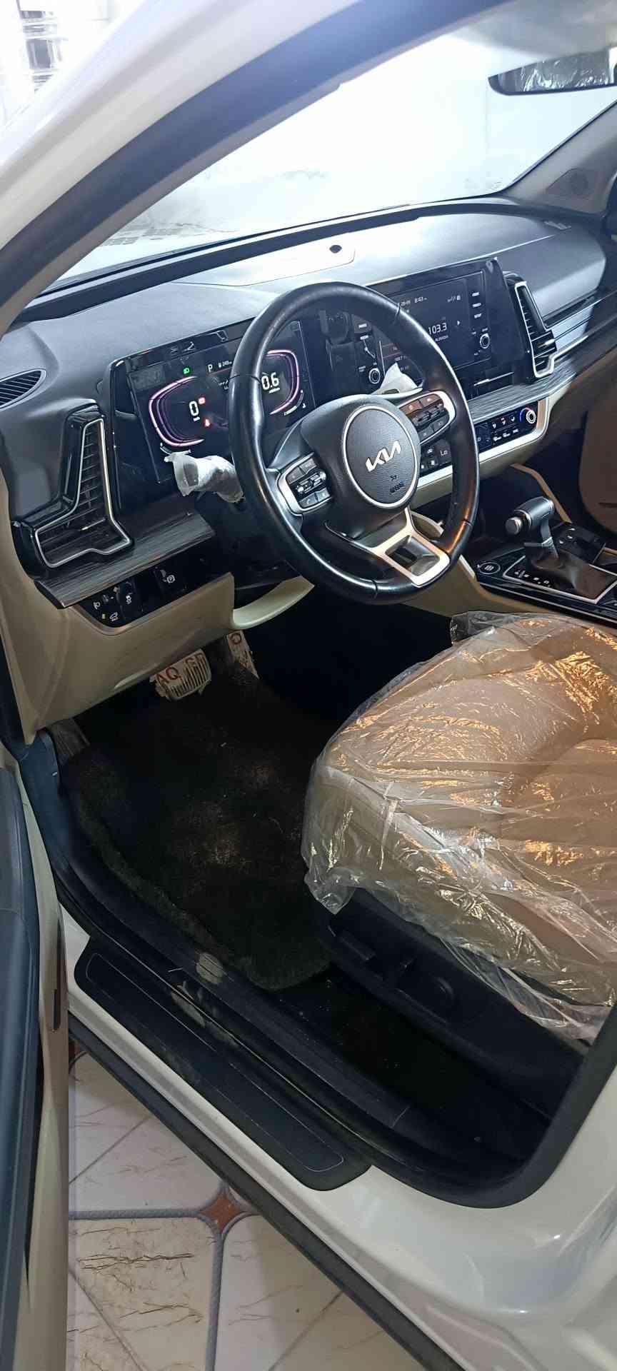 سلام عليكم 
سبورتج خليجي موديل 25 
ماشيه 28 ألف 
فول مواصفات قماره حديد 
المواصفات المعروفه 
كامره شاشه متصله 
حساسات اماميه وخلفيه 
بصمه تشغيل عن بعد 
كشنات كهرباء 
كشنات هيتر 
شاحن لاسلكي 
هند برك دكمه 
جنطه كهرباء 
شفتات مقود 
اشاير بل مري شفط ترحيب 
أربع انضمه للقياده 
وباقي المواصفات المعروفه 
السياره جديده بمعنه الكلمه 
السونار بل منشور واضح 
السعر 212
الستفسار ***********
مكان جديدة الشط قريب مرور الحسنيه
