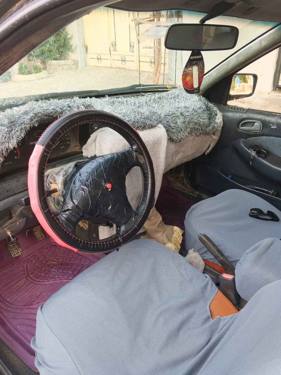 کیای سیڤیا مۆدێل ١٩٩٣
ئاڕمی پلاستیک هەولێر 
گێڕ و مەکینەی بێ عەیب و مەزبوت
موس و بڕاوە ئاڕم بەشەرت 
سەیارەیەکی جایزە 
هەیکەلی جوانە 
چوار تایەی تازە و تایە سپێری تازە
دوو جام کارەبا
نرخی (١٩) گەڵاو معامەلە 
*********** السليمانية, العراق
