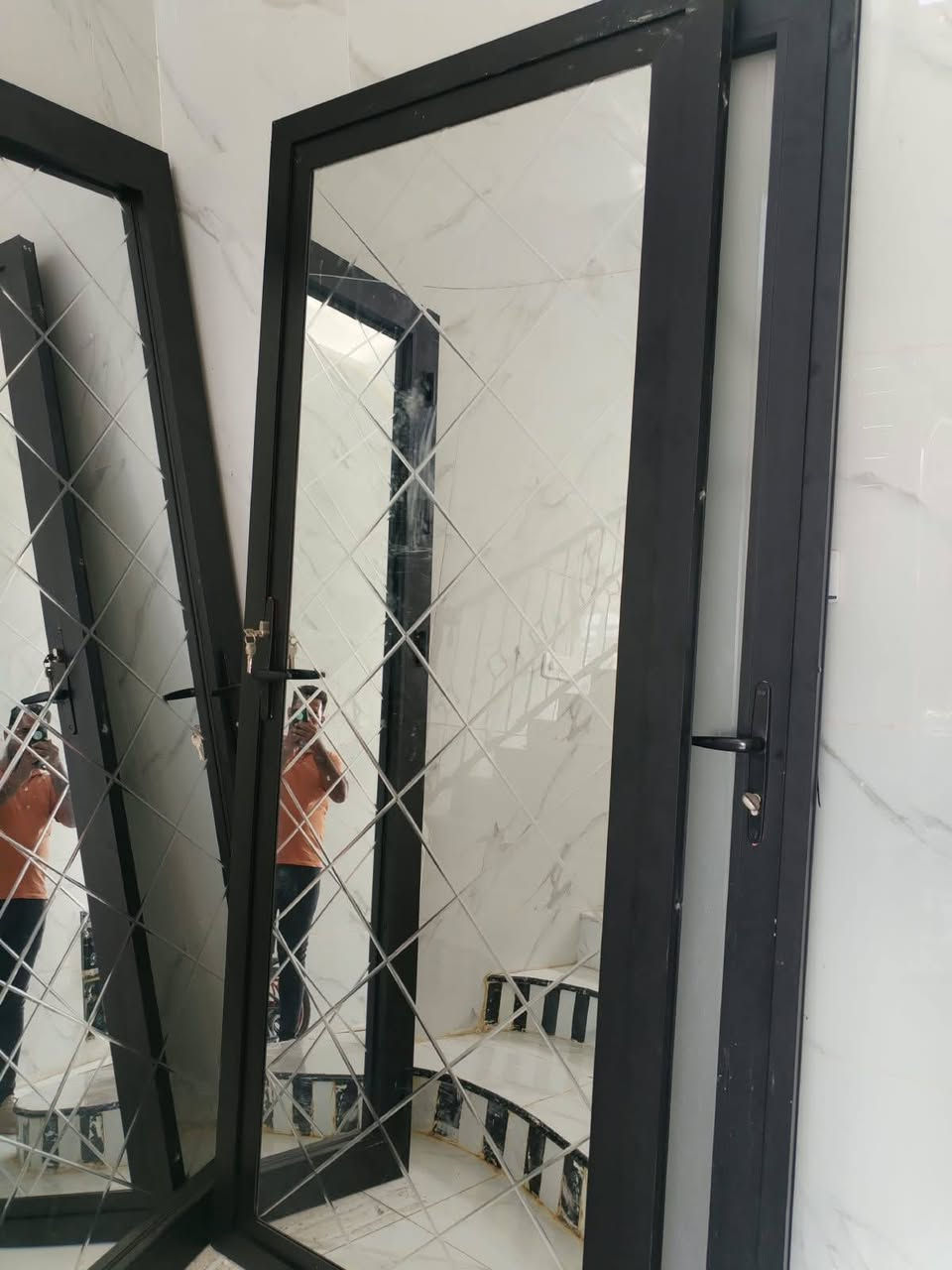 3 ابواب المنيوم 🇹🇷 تركي  لبيع
الباب الاول 
رتفاع 240
وعرض97
دبل جام وجه وكفه جام نقشه مو ساده 

الباب الثاني 
رتفاع 240
وعرض97
دبل جام وجه وكفه جام نقشه مو ساده

الباب حمام الثالث  
رتفاع 230
ولعرض 90
جام ضبابي 🌫

تواصل واتساب أو ماسنجر
***********
مستخدمات شهيرين فقط 
نضافه 90% ابواب
