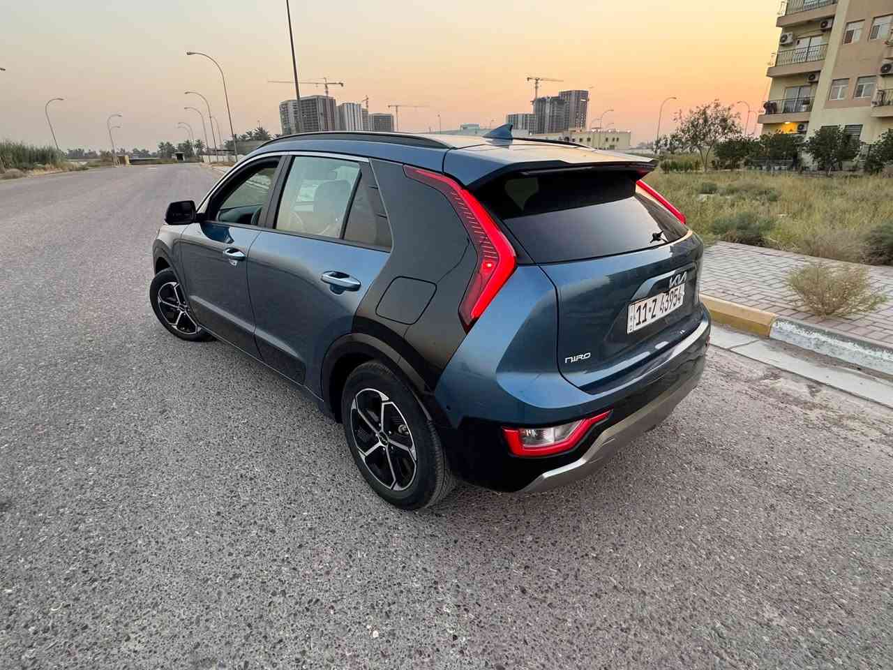 السلام عليكم للبيع فققققططط
سياره عائليه شبابيه بناتيه 
🚘 للبيع | كيا نيرو هايبرد 2024 (أعلى فئة) 🚘SXL
✅ موديل: 2024
✅ وارد أمريكي
✅ رقم بغداد جاهز باسمي (تحويل مباشر)
✅ محرك 1600 CC هايبرد
✅ العداد: 70 كم (قابل للزيادة)

حالة السيارة:
تبديل باب الصندوق فقط (نفس اللون أصلي)
صبغ الدعامية الخلفية فقط
بدون إيربكات
بدون أي أخطاء أو ملاحظات على الدشبورد
فحص وصبغ سليم
المواصفات (أعلى فئة): 
✨ بصمة تشغيل + مفتاح كارت
✨ نظام سبورت مع بدلات تبديل (Paddle Shift) على الستيرن
✨ مانع تصادم
✨ مرايا كهربائية مع نزول تلقائي عند الرجوع للخلف
✨ كراسي جلد تبريد وتدفئة
✨ تدفئة ستيرن
✨ ذاكرة كرسي السائق لشخصين
✨ نظام صوت Harman Kardon
✨ إنارة داخلية تعمل باللمس
✨ منافذ شحن Type-C أمامية وخلفية
رادارات امامي جانبي
صندوك ذكي كهرباء ( جلاق ) 
هاندبريك بصمه
تحكمات استيرن كامله
نظام خرائط
كامره دواره
تصمة تشغيل وابواب
فتحه ( سلايد)
وباقي مواصفات النيرو الفووول
⛽ اقتصادية جداً باستهلاك الوقود، تصل إلى 26 كم لكل لتر،
مكان السياره بغداد 
السعر حيكون ب165$ ورقه وبيه مجال بسيط 
السياره تعتبر بدون صبغ عدا الدعاميه الخلفيه
واي استفسار اني حاضر 

***********

***********

( محمد الصعب )

